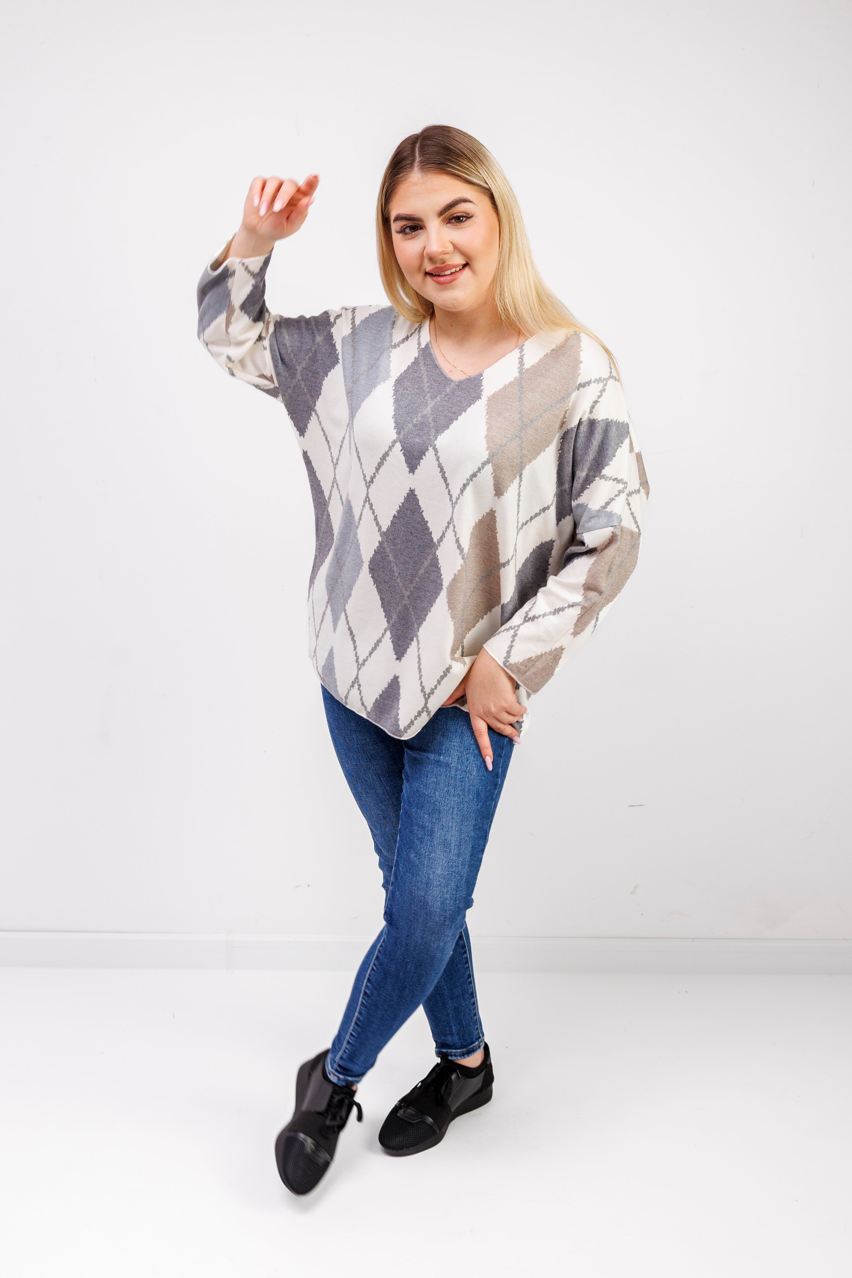 Dzianinowy sweter damski w romby Popiel