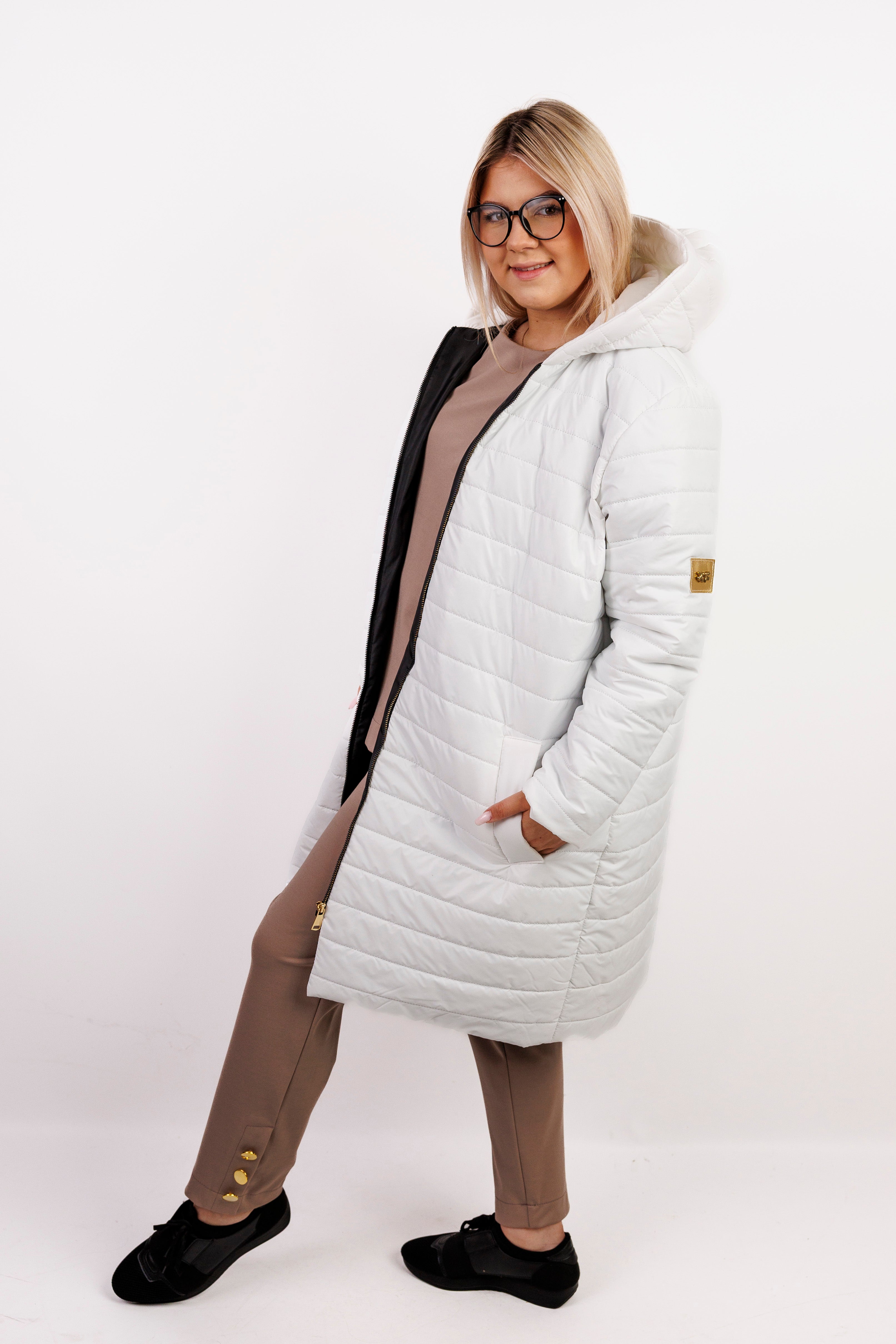 Damska zimowa kurtka pikowana z kapturem Krem