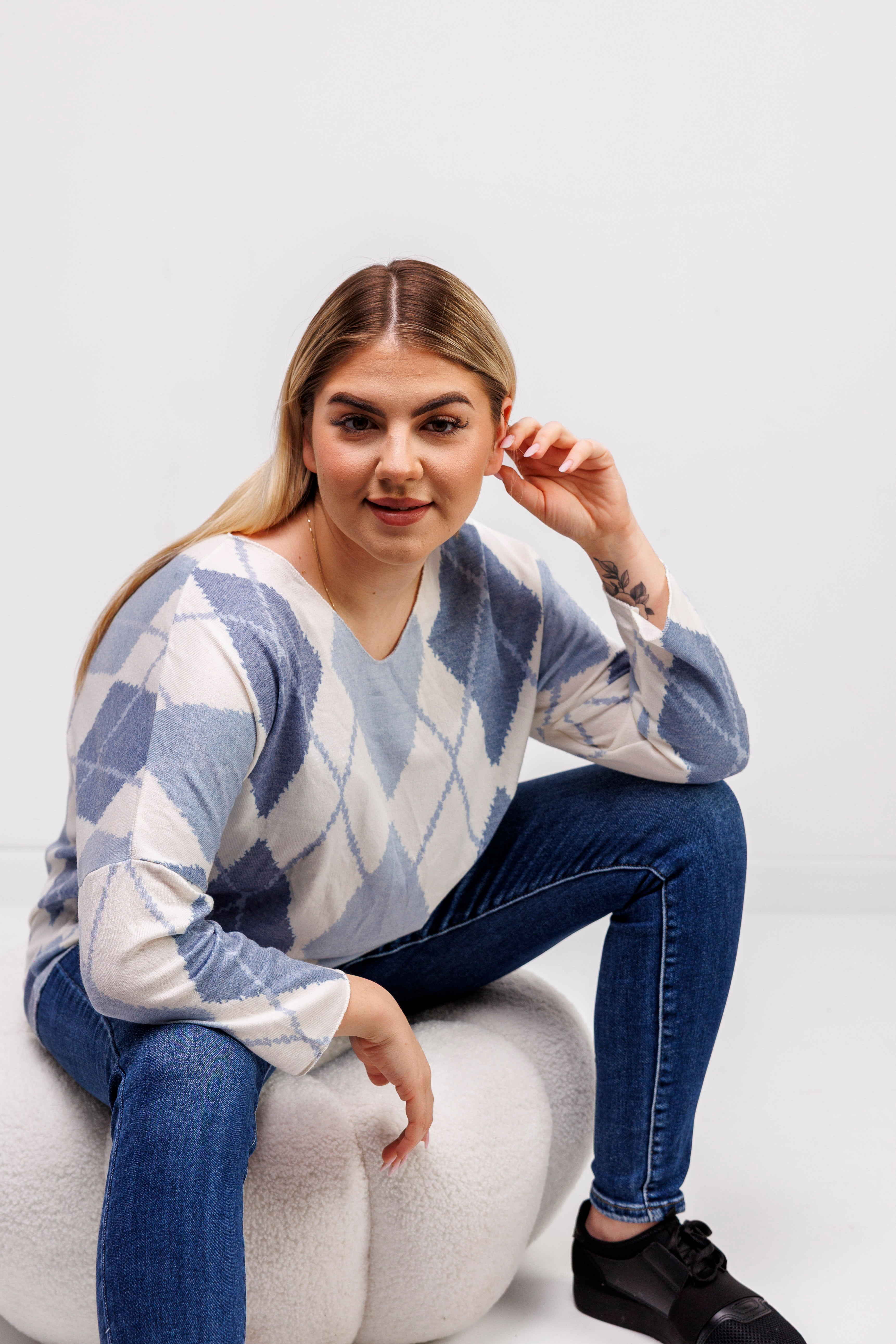 Dzianinowy sweter damski w romby Błękit