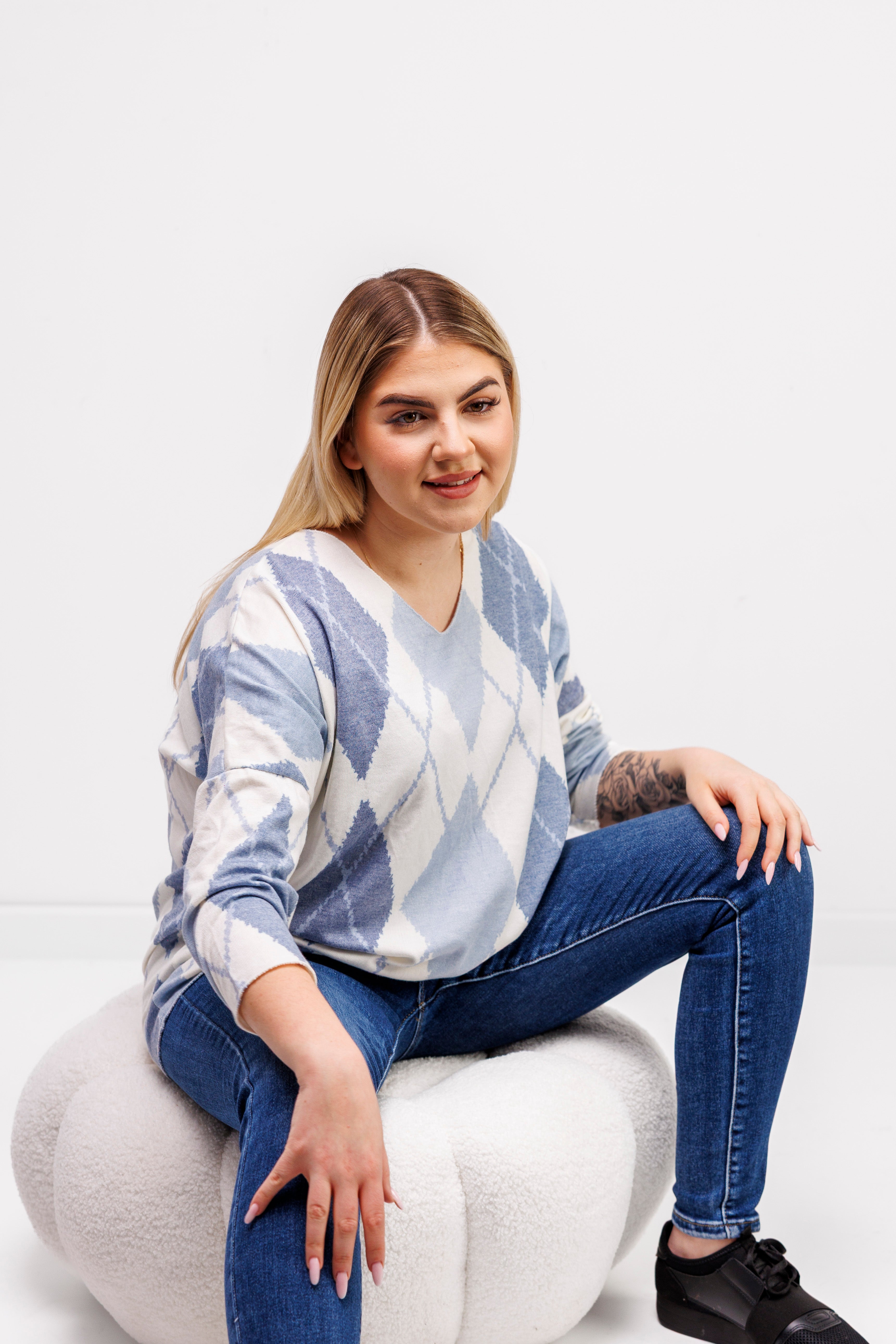 Dzianinowy sweter damski w romby Błękit