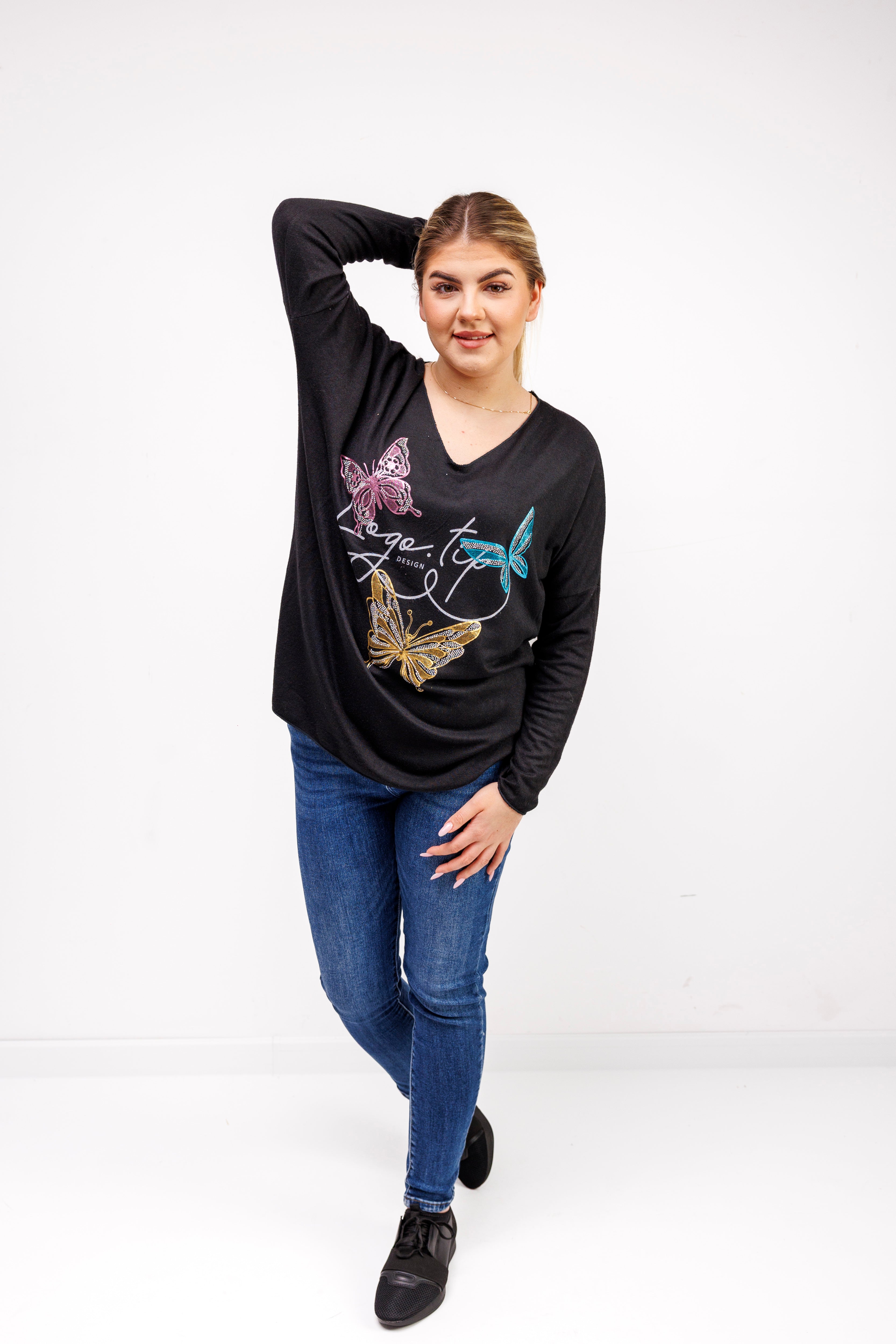 Sweterek z dekoltem V i ozdobnymi motylami Czarny