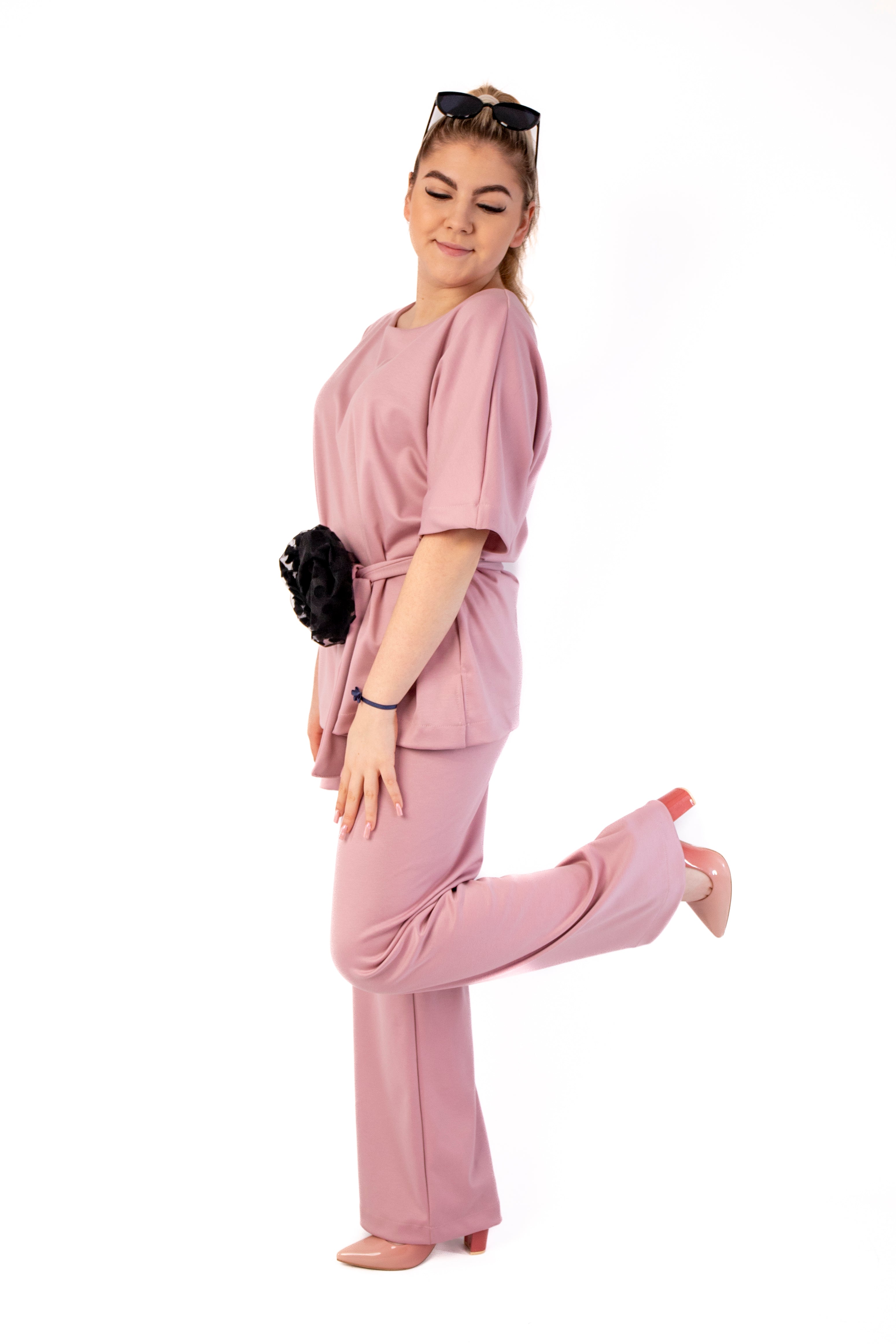 Eleganckie komplet damski z różą Pudrowy Róż