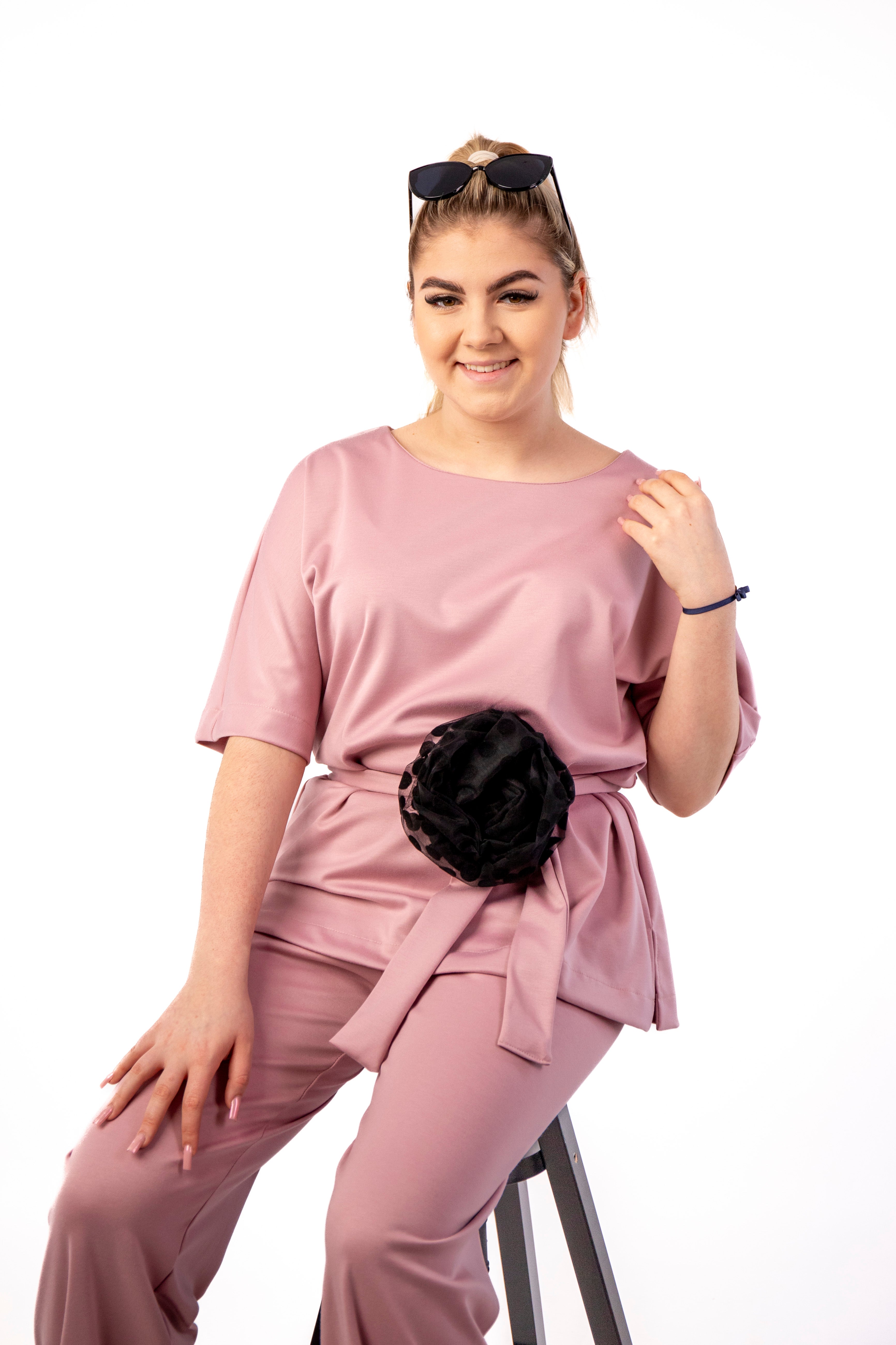 Eleganckie komplet damski z różą Pudrowy Róż
