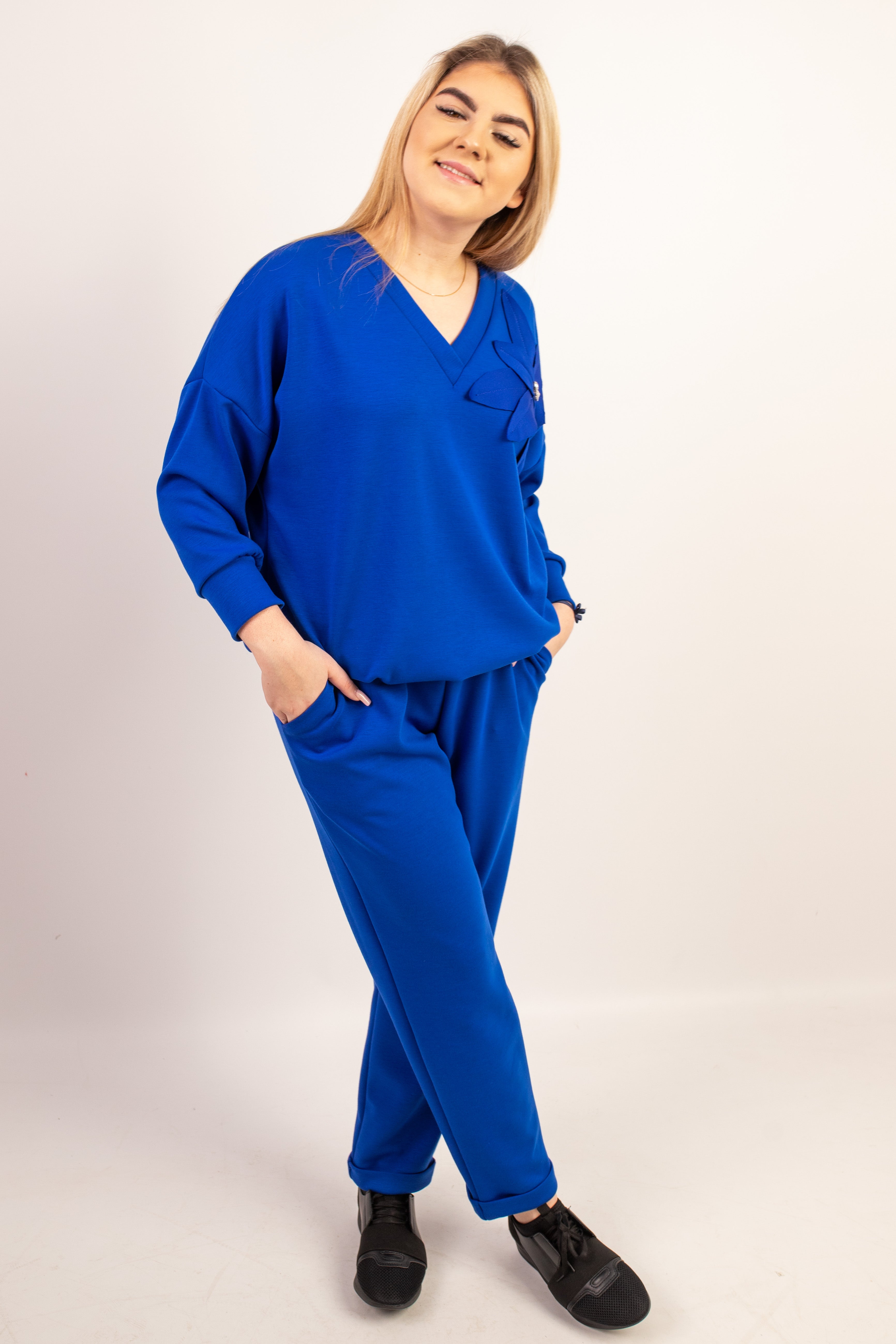 Elegancko-sportowy kobiecy dres Chaber