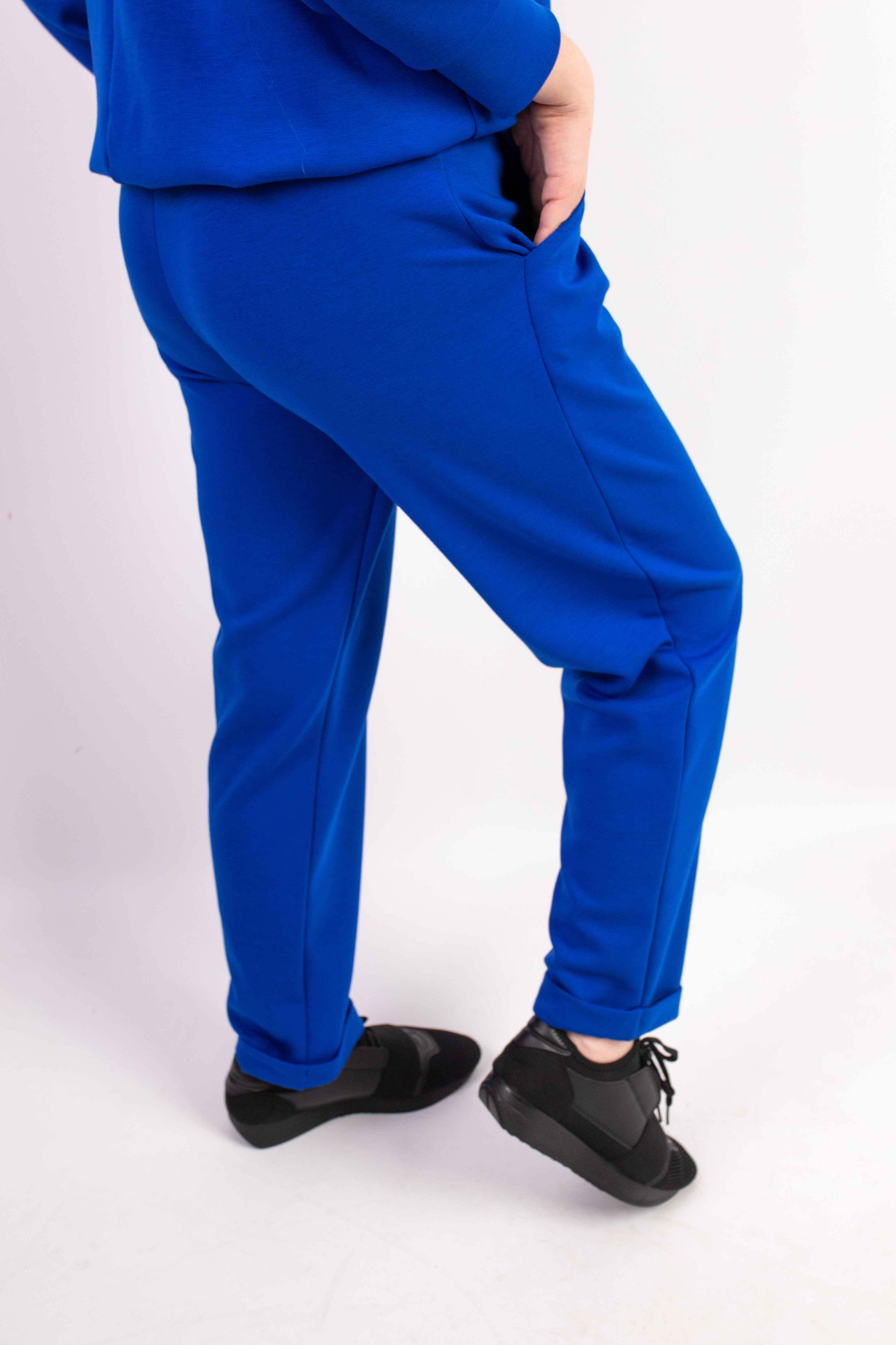 Stylowe damskie spodnie masełko Chaber