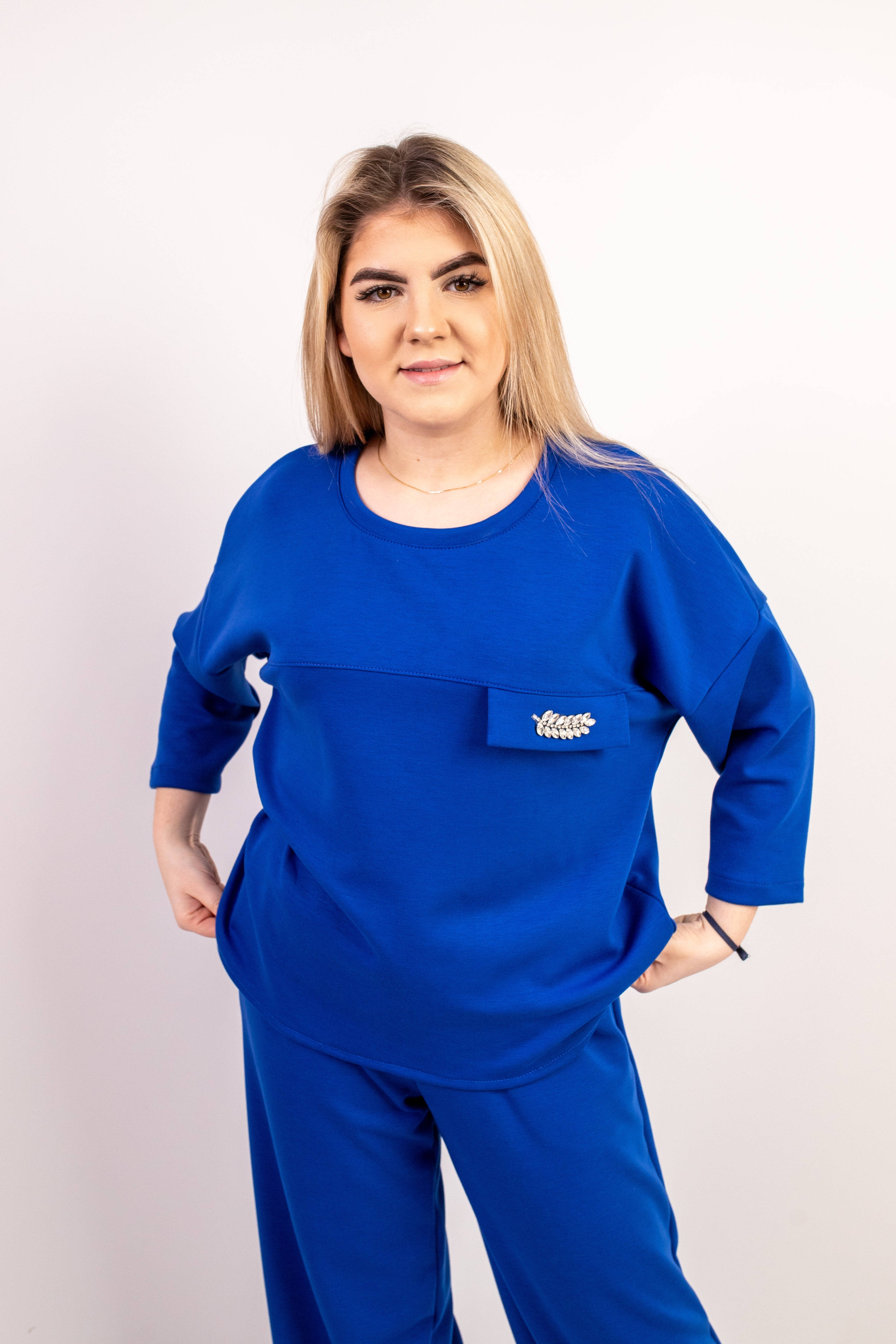 Kobieca bluza z ozdobnym detalem Chaber