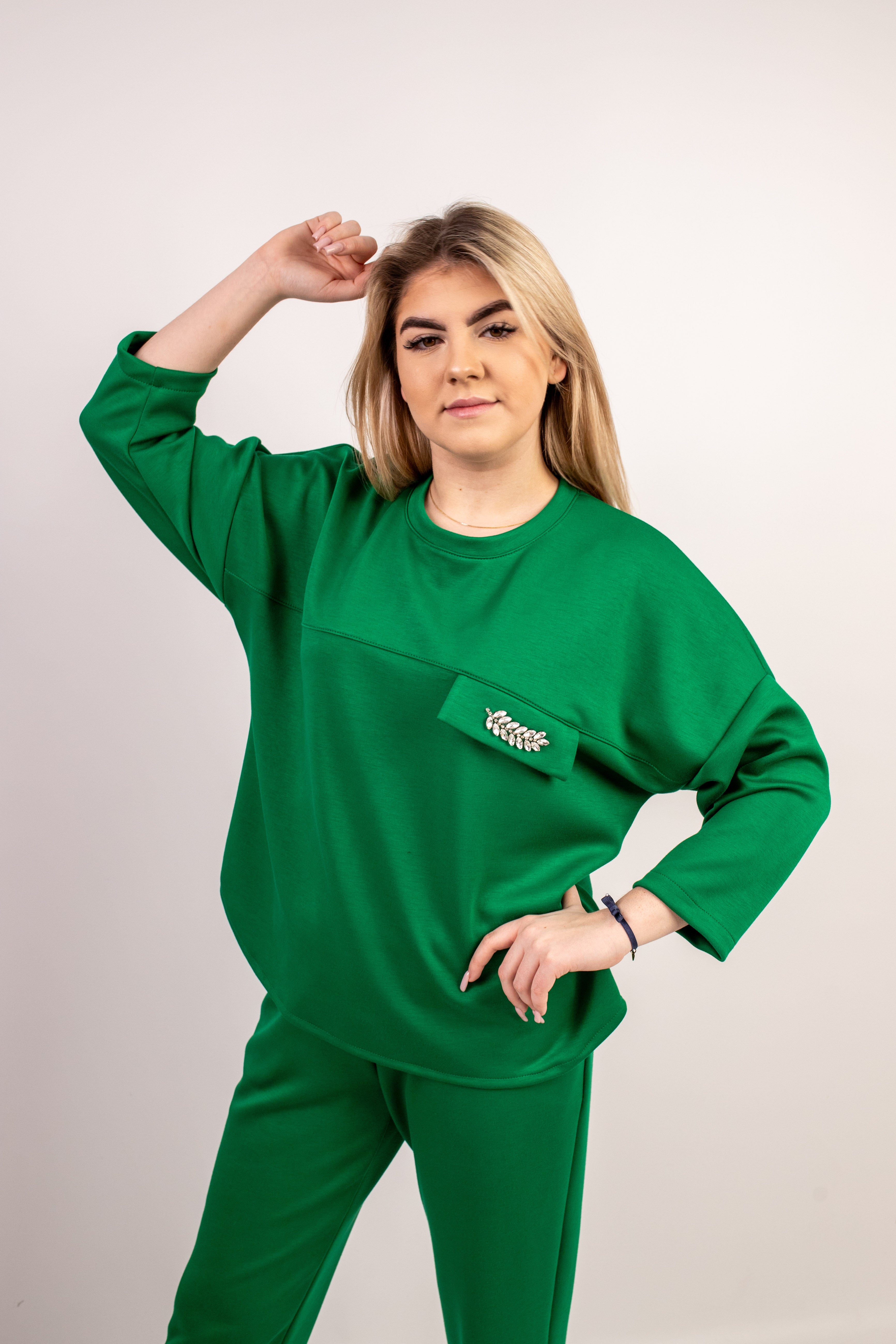 Kobieca bluza z ozdobnym detalem Zielony
