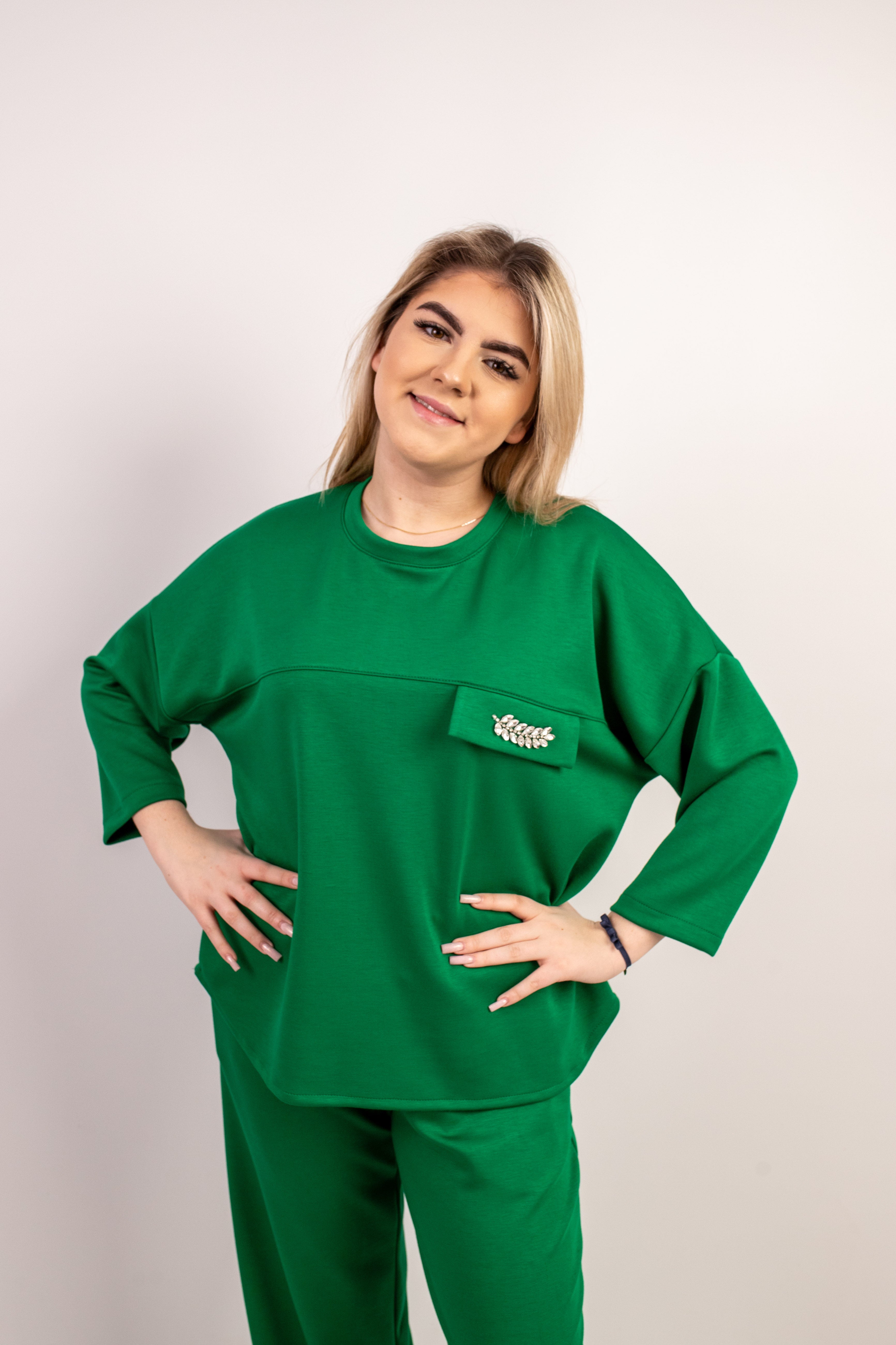 Kobieca bluza z ozdobnym detalem Zielony