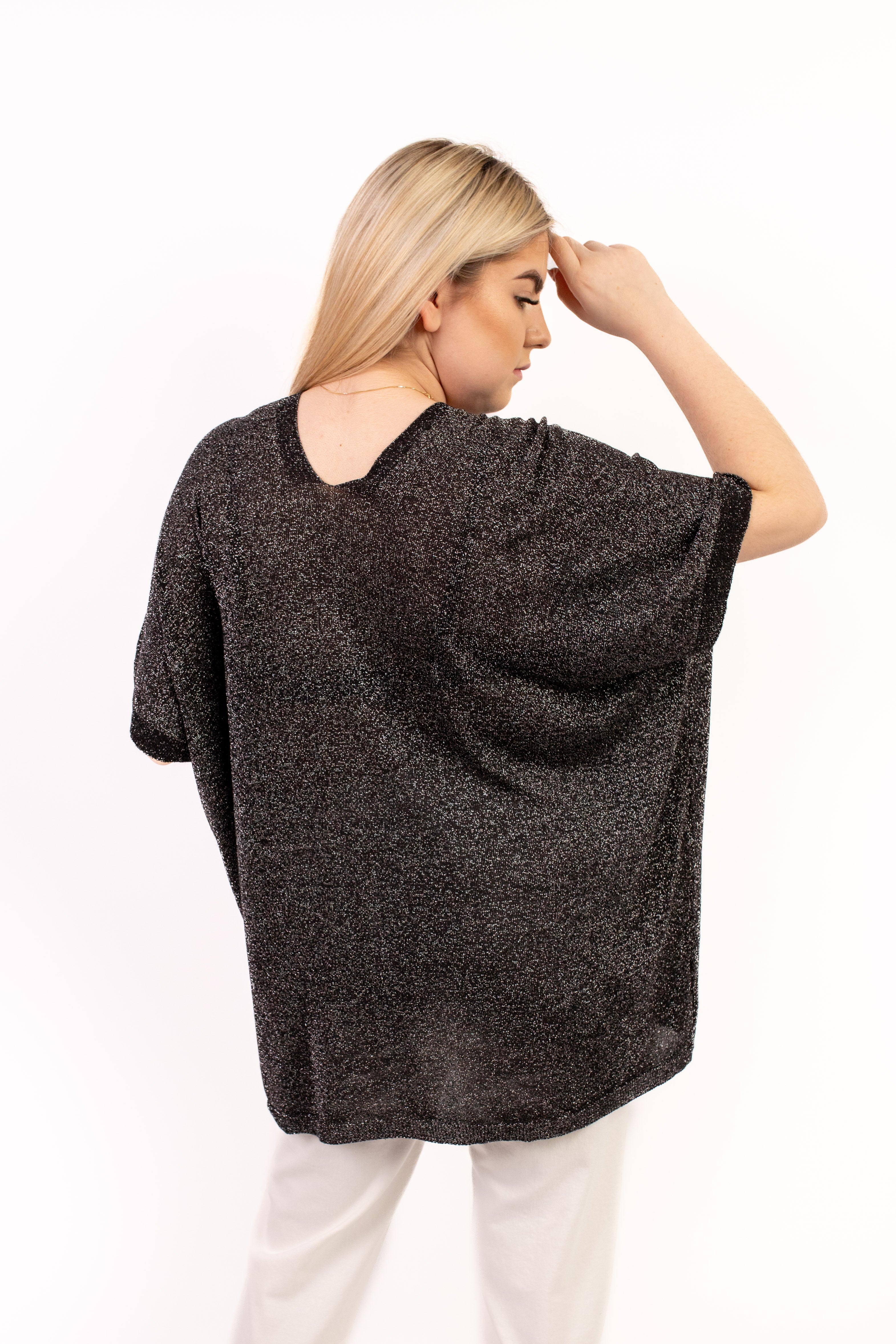 Włoski sweter damski oversize ze srebrną nitką Czarny