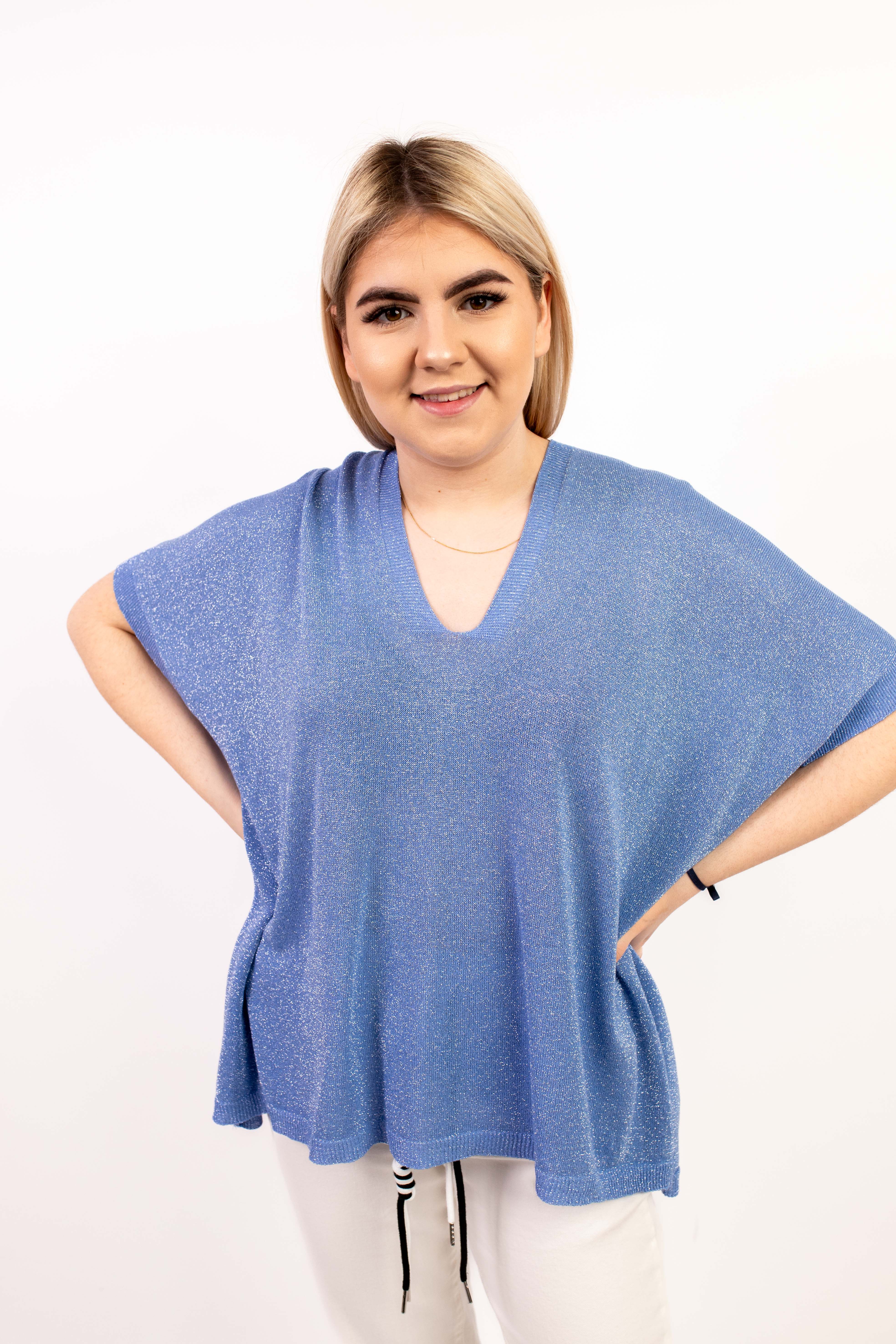 Włoski sweter damski oversize ze srebrną nitką Błękit