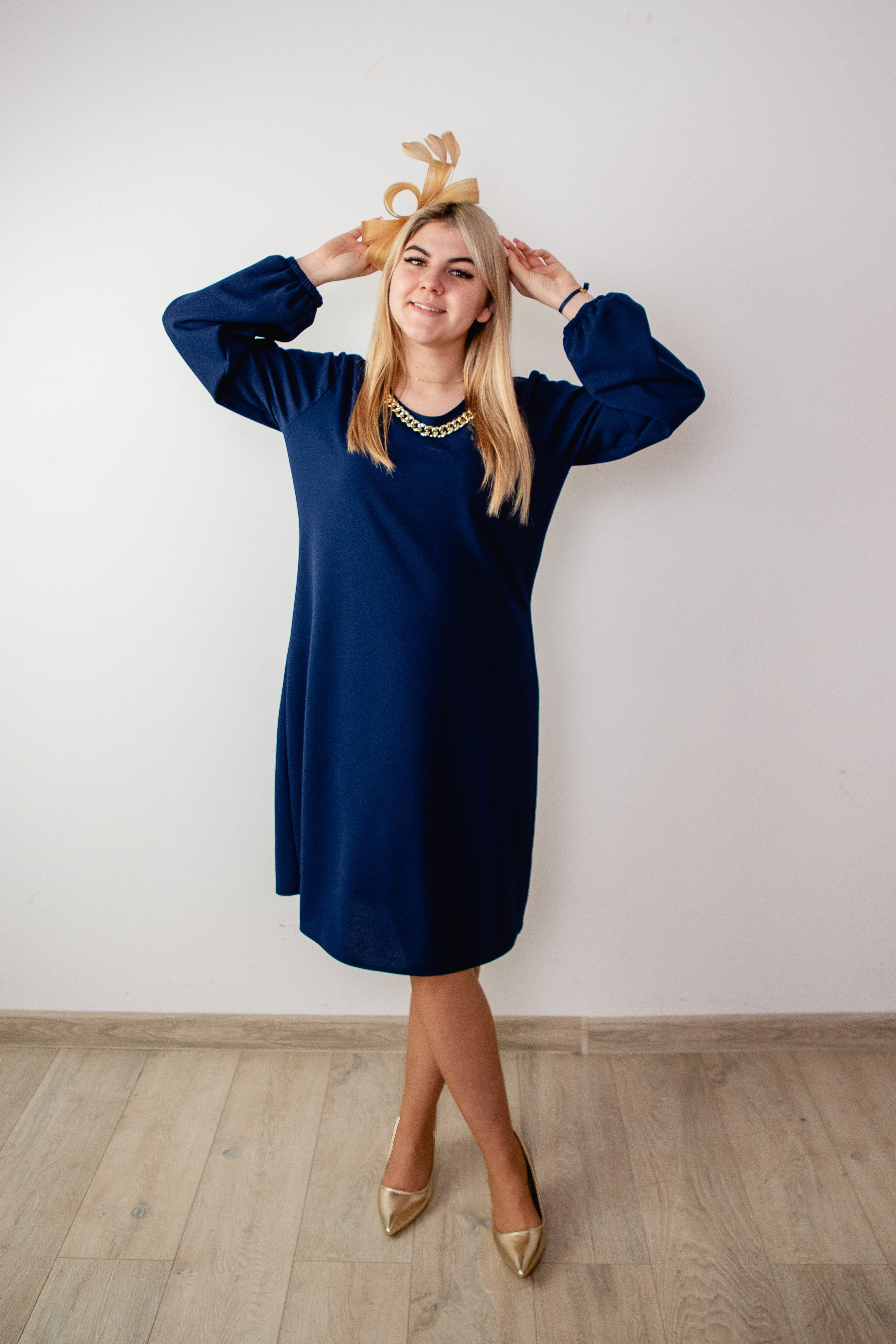 Cudowna olśniewająca sukienka damska Granat