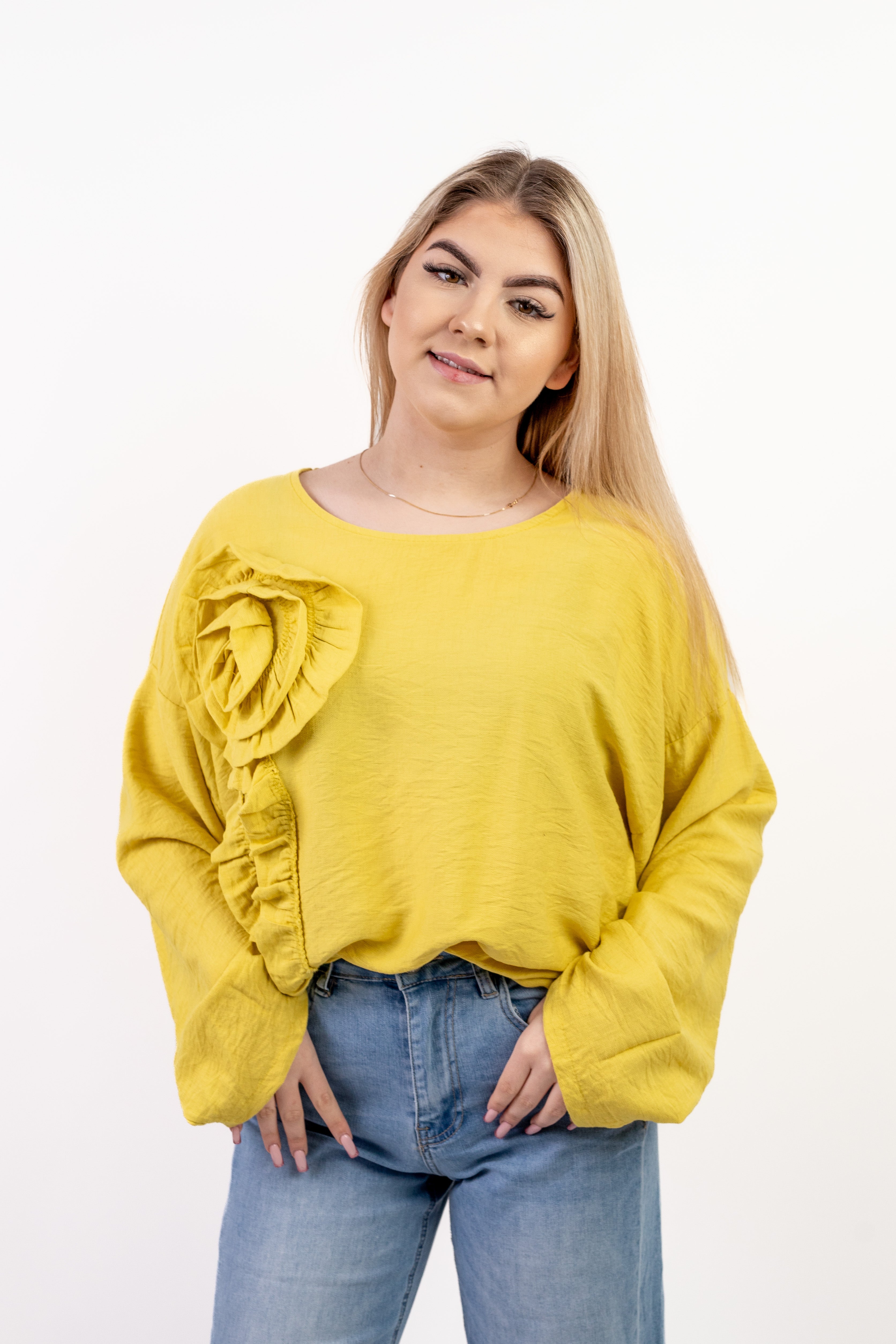 Włoska bluzka oversize z dekoracyjną różą z wiskozy Limonka