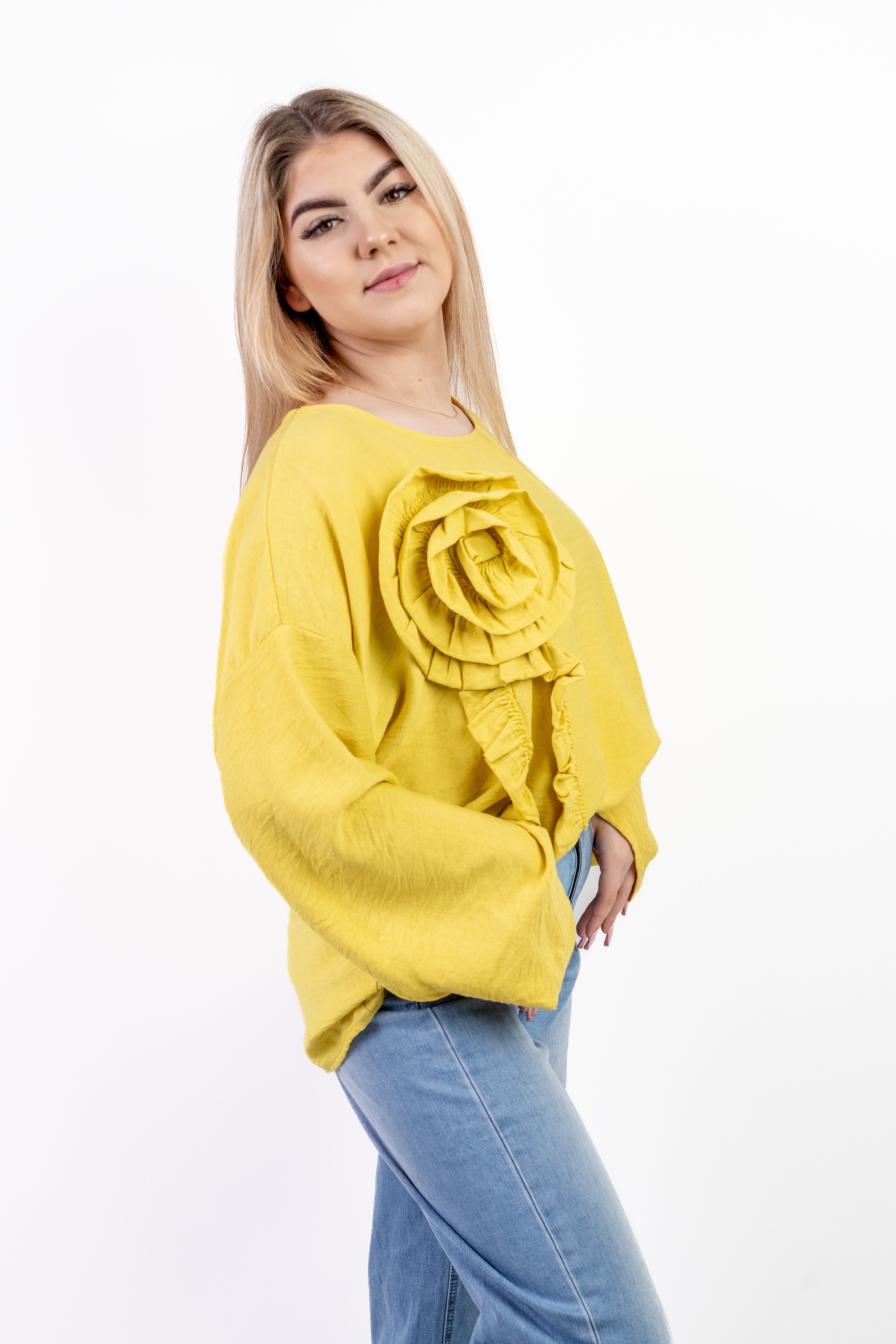 Włoska bluzka oversize z dekoracyjną różą z wiskozy Limonka