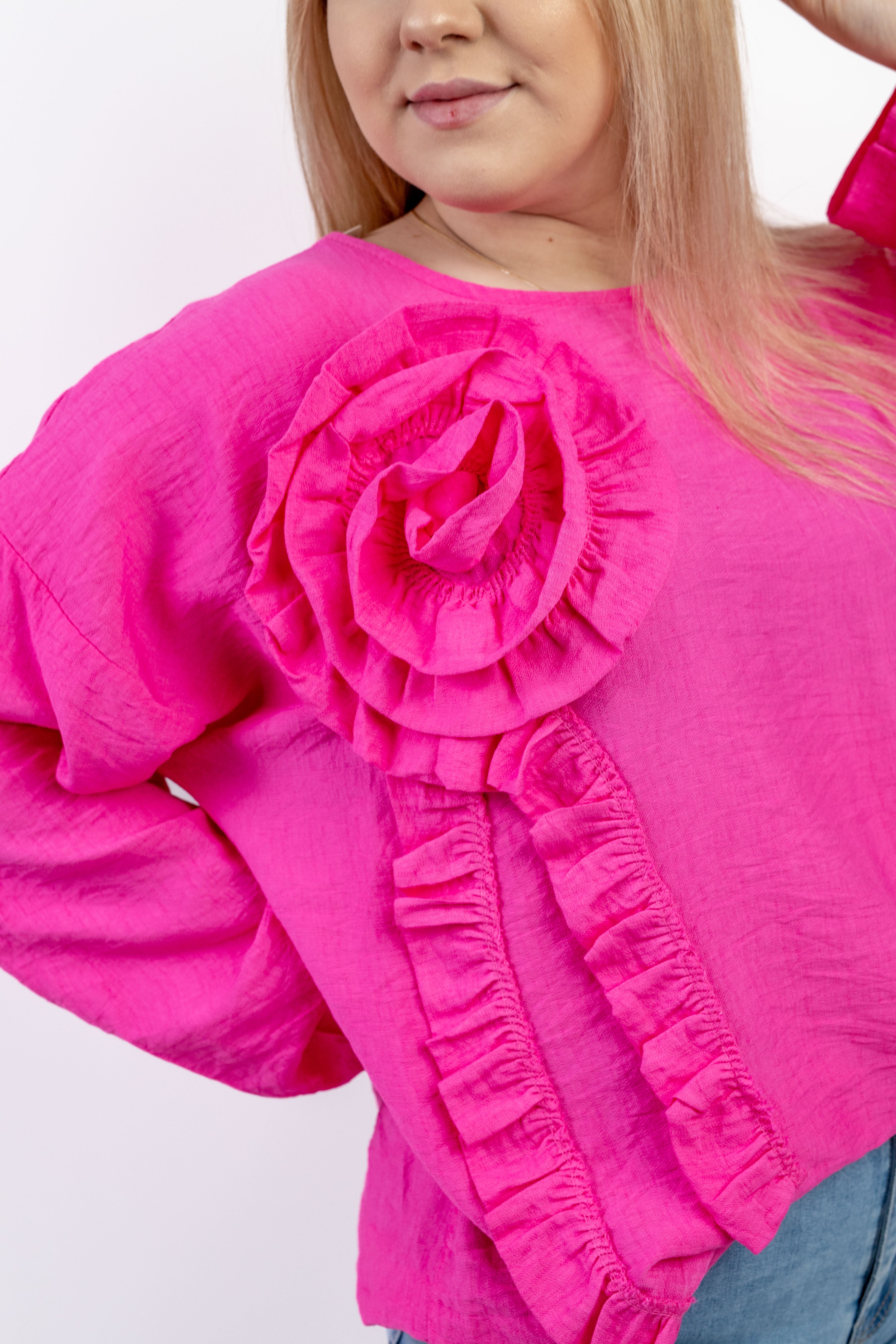 Włoska bluzka oversize z dekoracyjną różą z wiskozy Fuksja