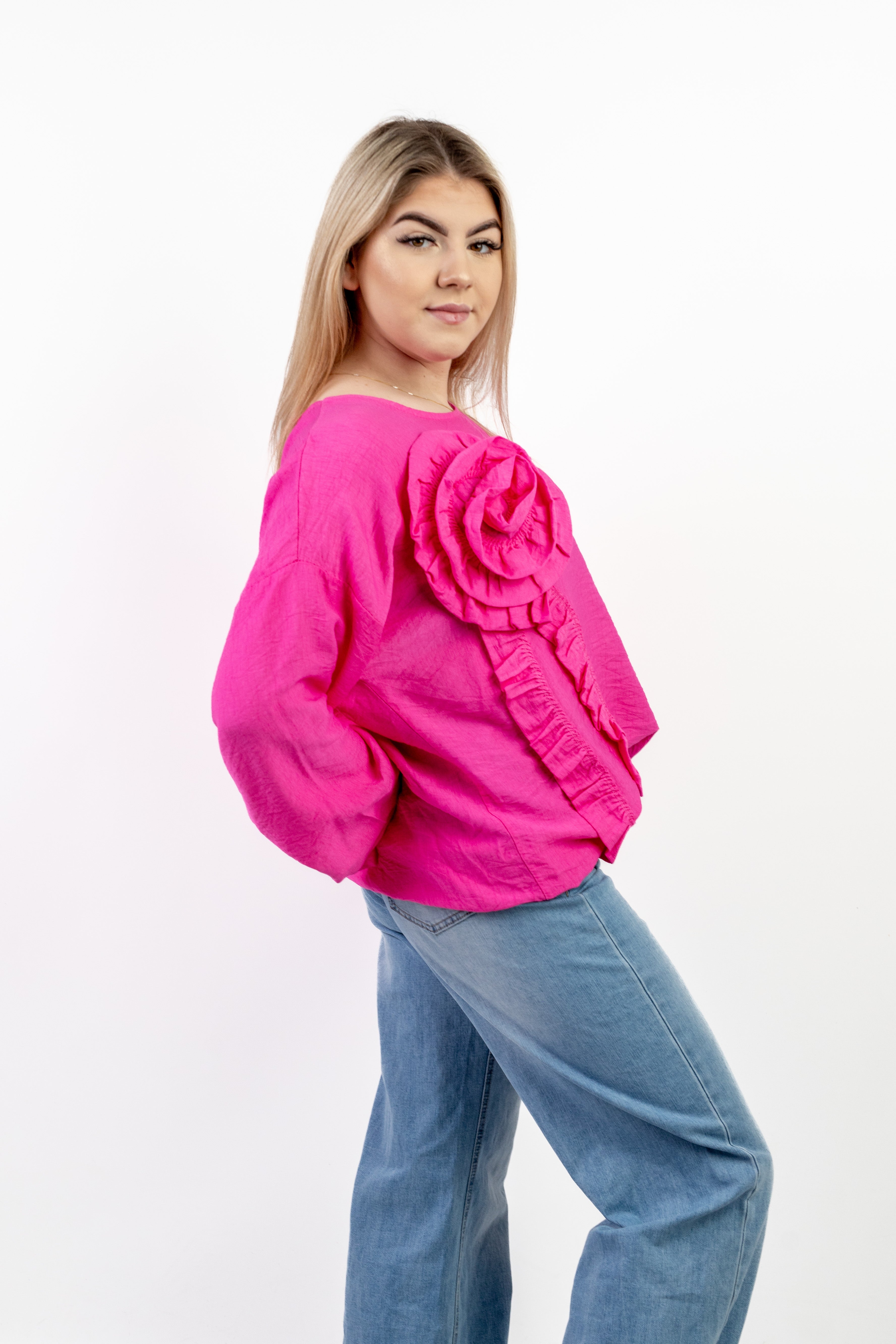 Włoska bluzka oversize z dekoracyjną różą z wiskozy Fuksja