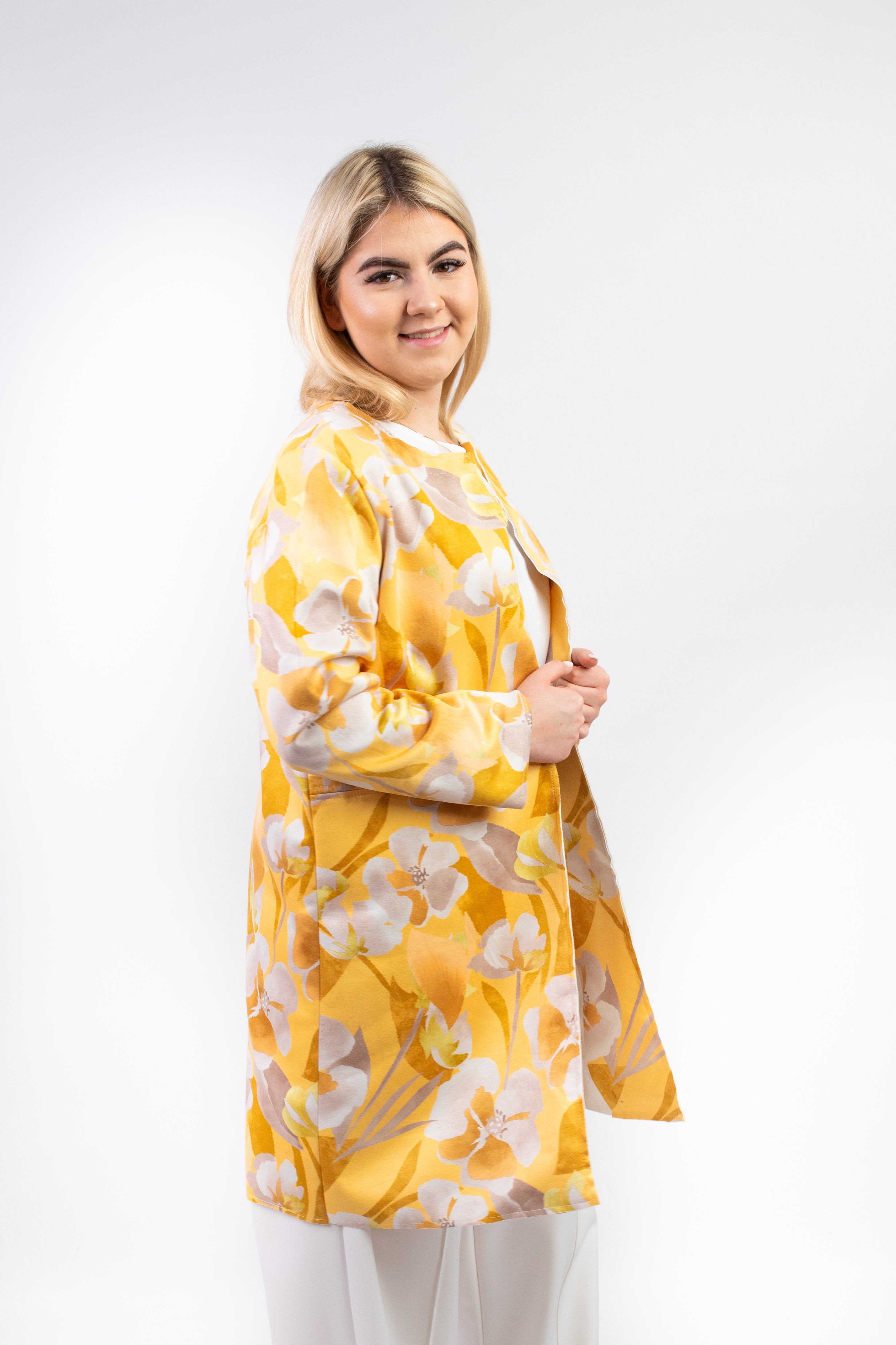 Włoski elegancki lekki wiosenny płaszcz bez zapięcia Wzór 1