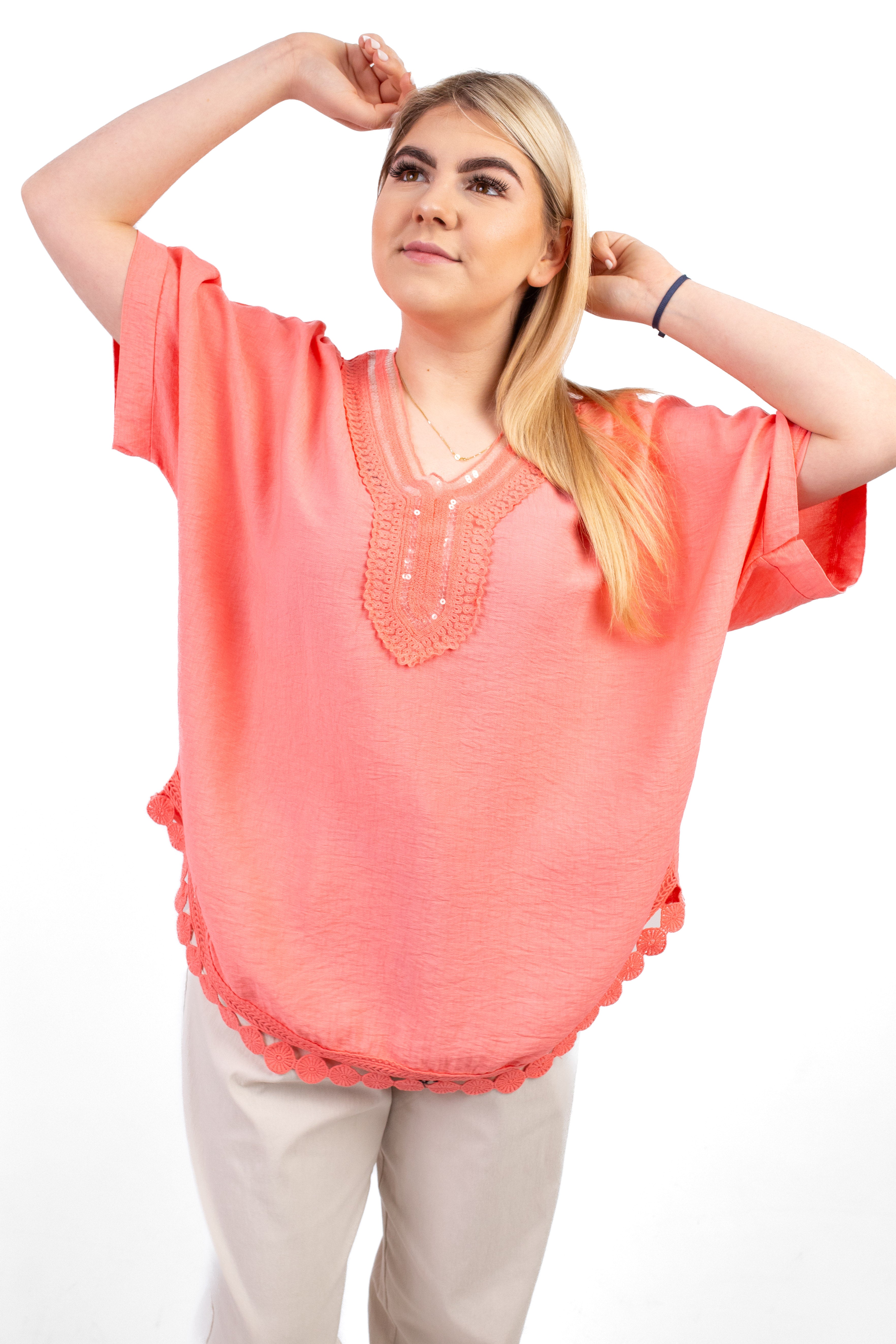Włoska bluzka oversize z koronkowym wykończeniem Koral