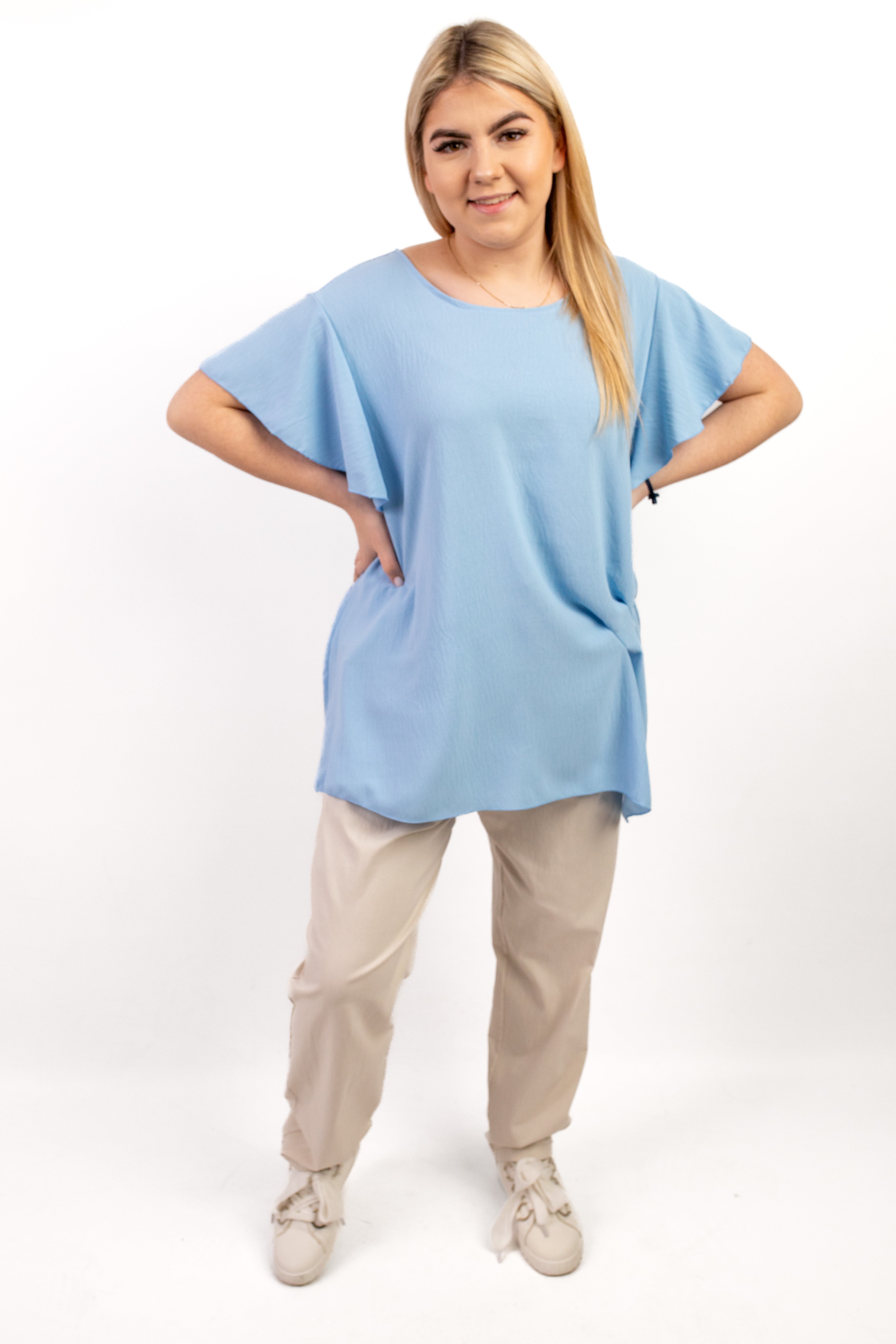 Włoska bluzka oversize z falbankowymi rękawami i marszczeniem z bok Błękit