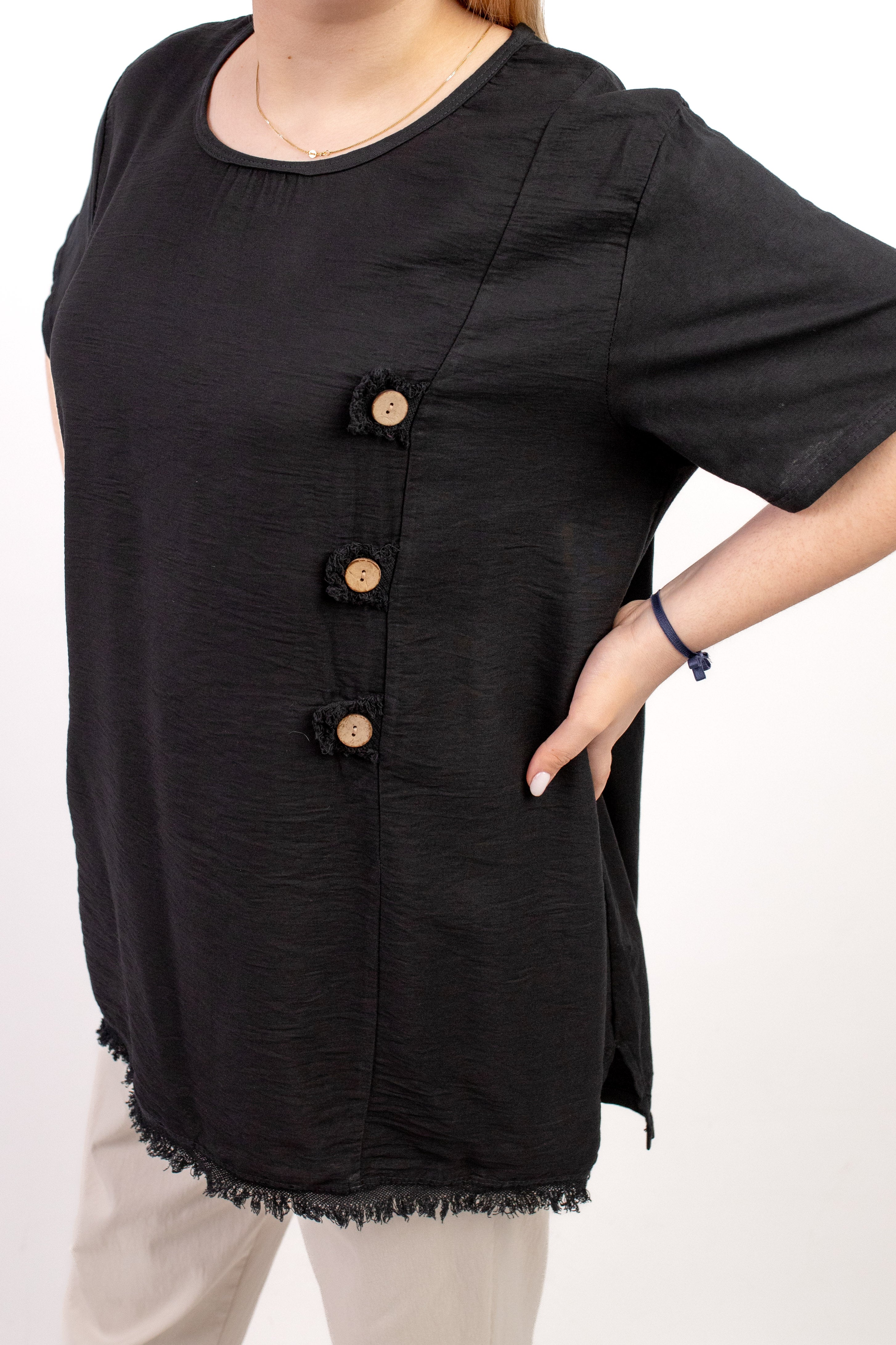 Włoska stylowa damska bluzka z asymetrycznym zdobieniem – wygoda i elegancja na co dzień Czarny
