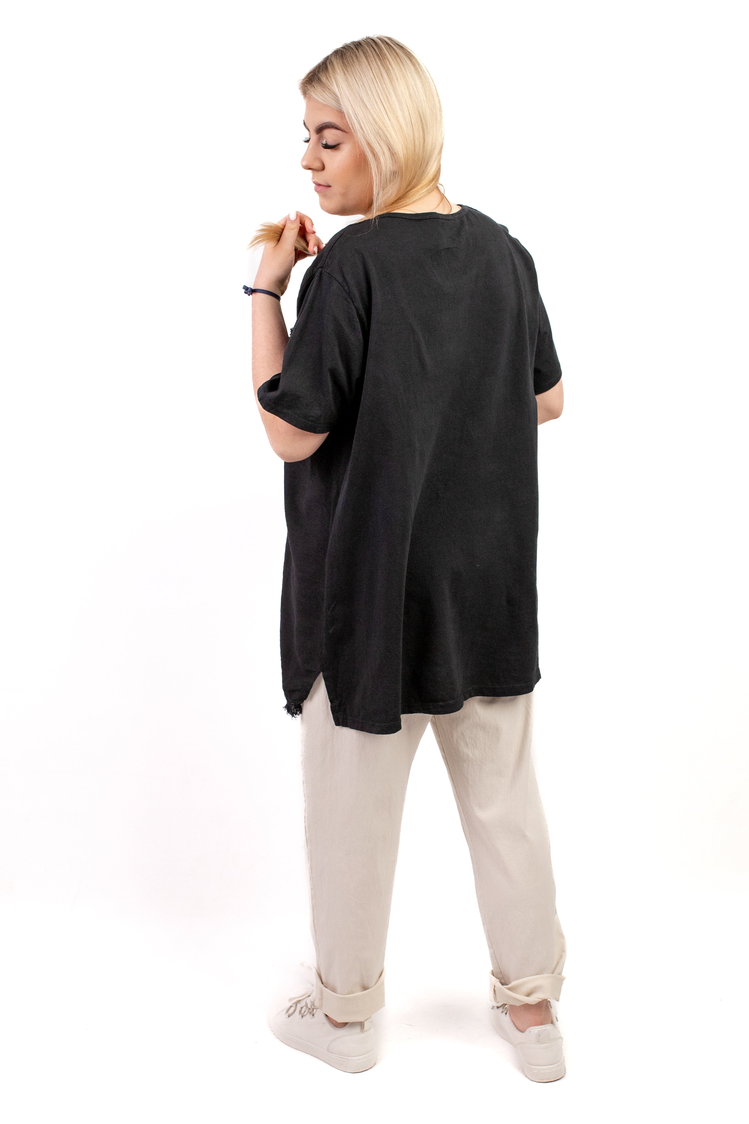 Włoska stylowa damska bluzka z asymetrycznym zdobieniem – wygoda i elegancja na co dzień Czarny