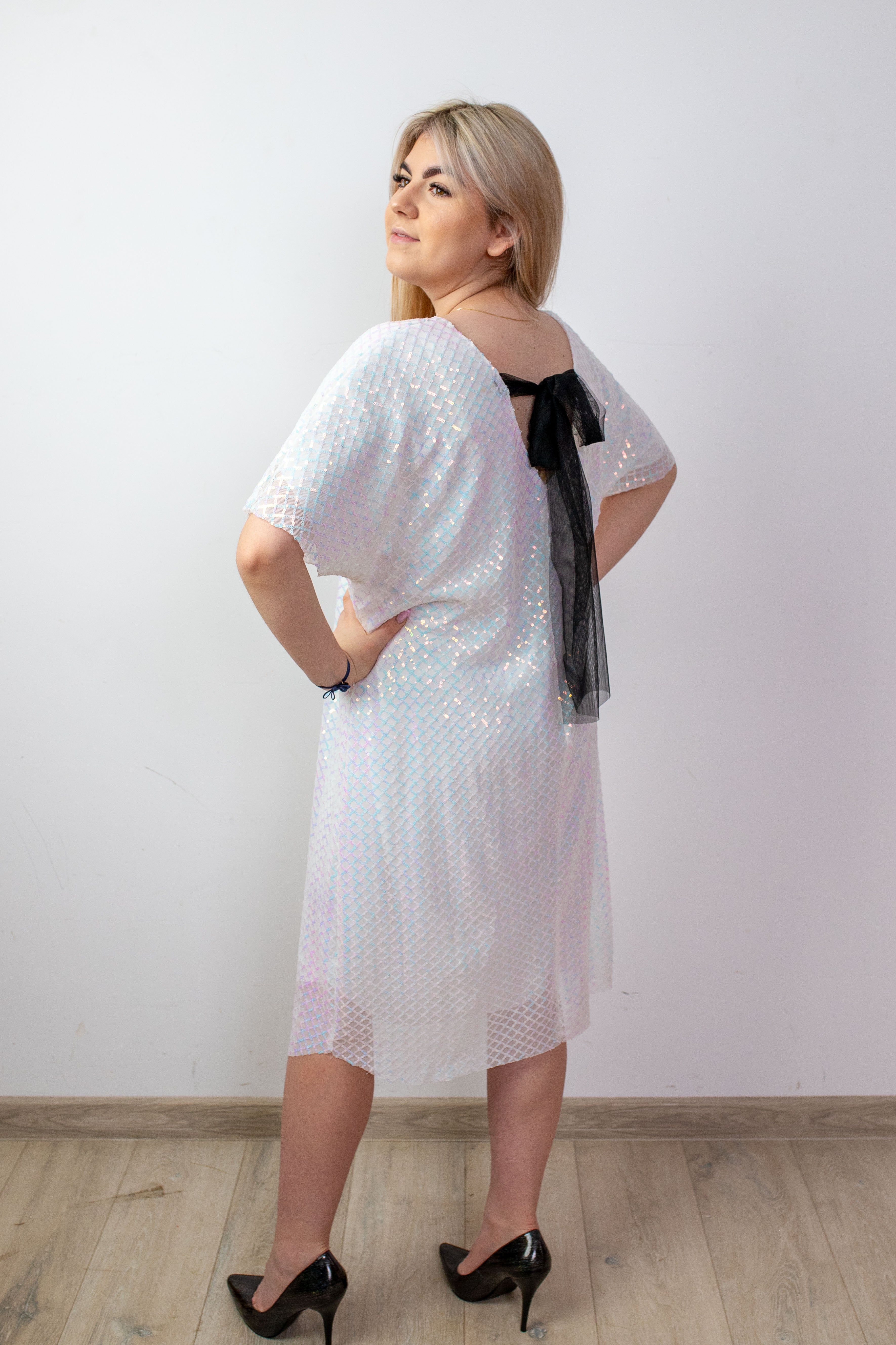 Wymarzona cekinowa sukienka damska Biały