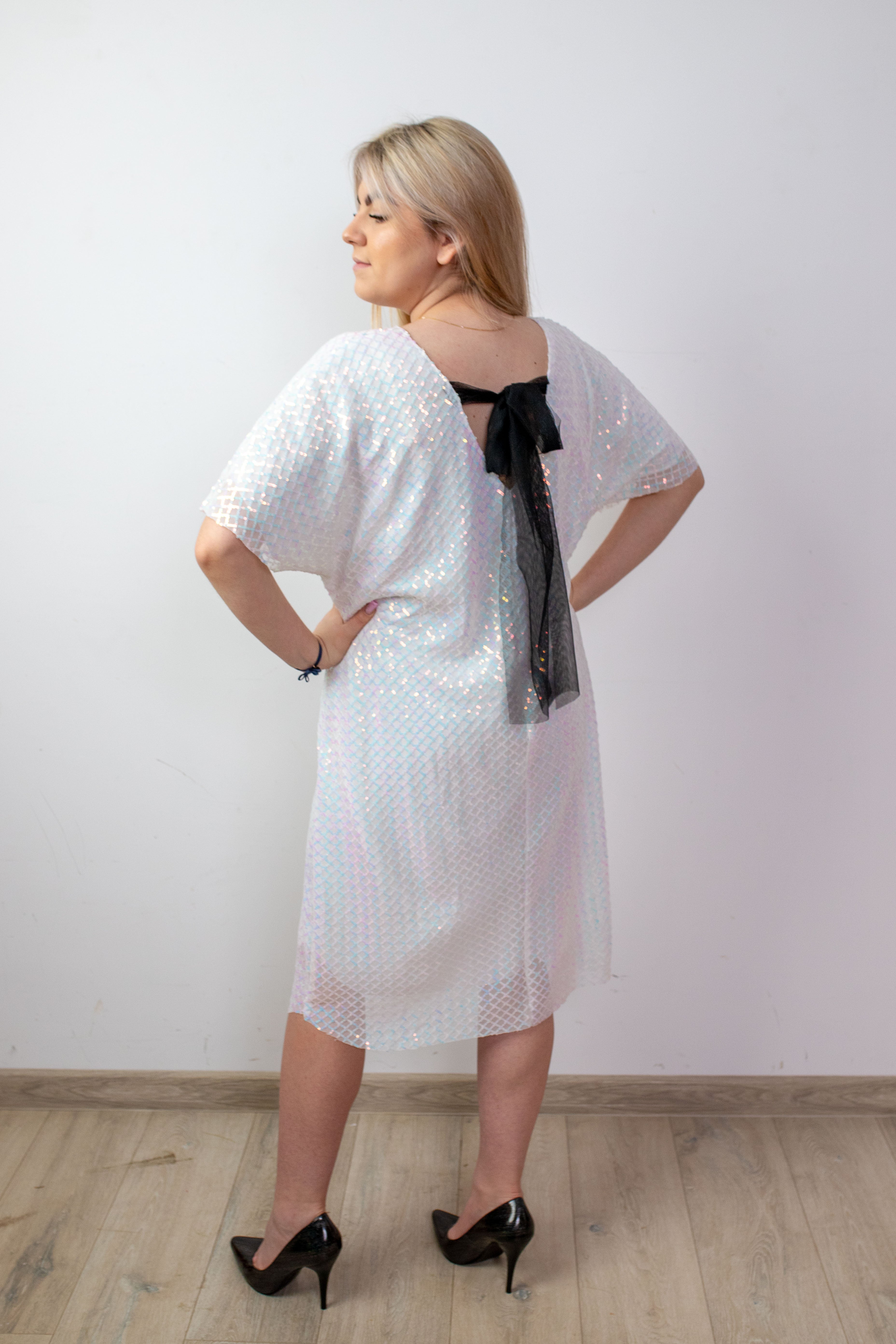 Wymarzona cekinowa sukienka damska Biały