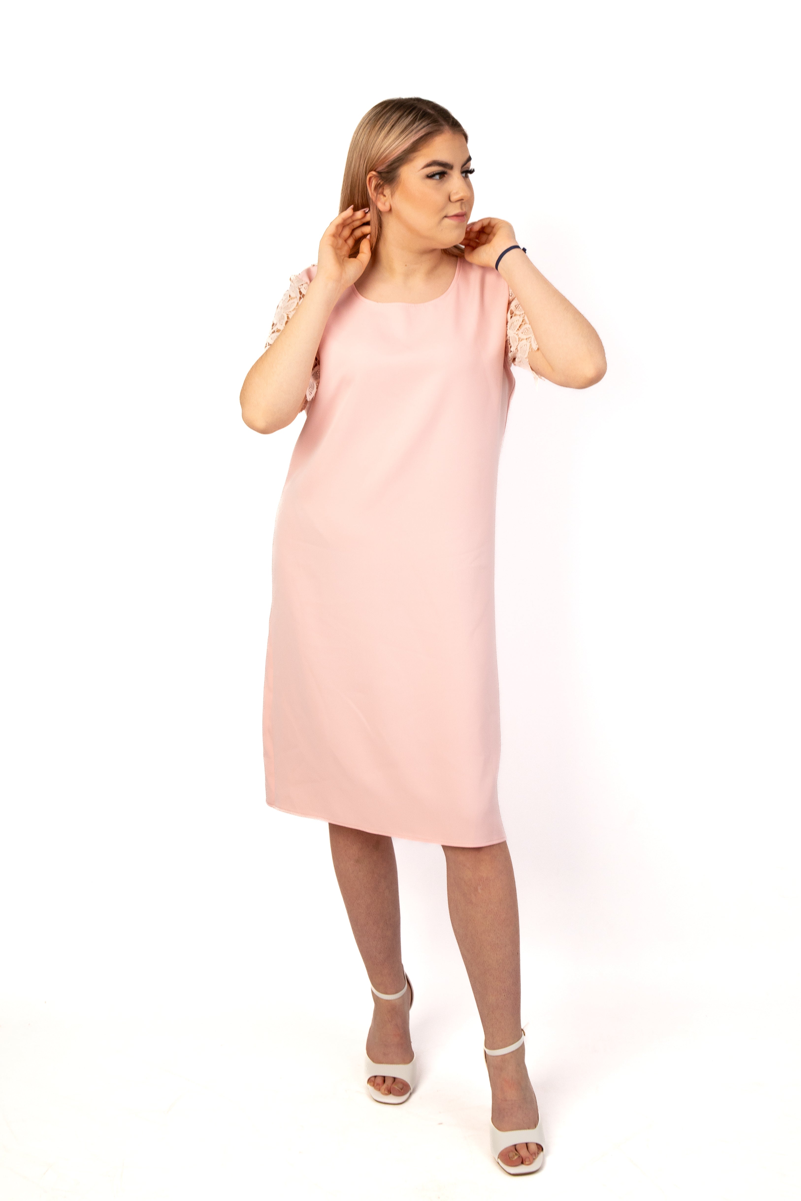 Elegancka modna stylowa sukienka z koronkowym rękawem Pudrowy Róż