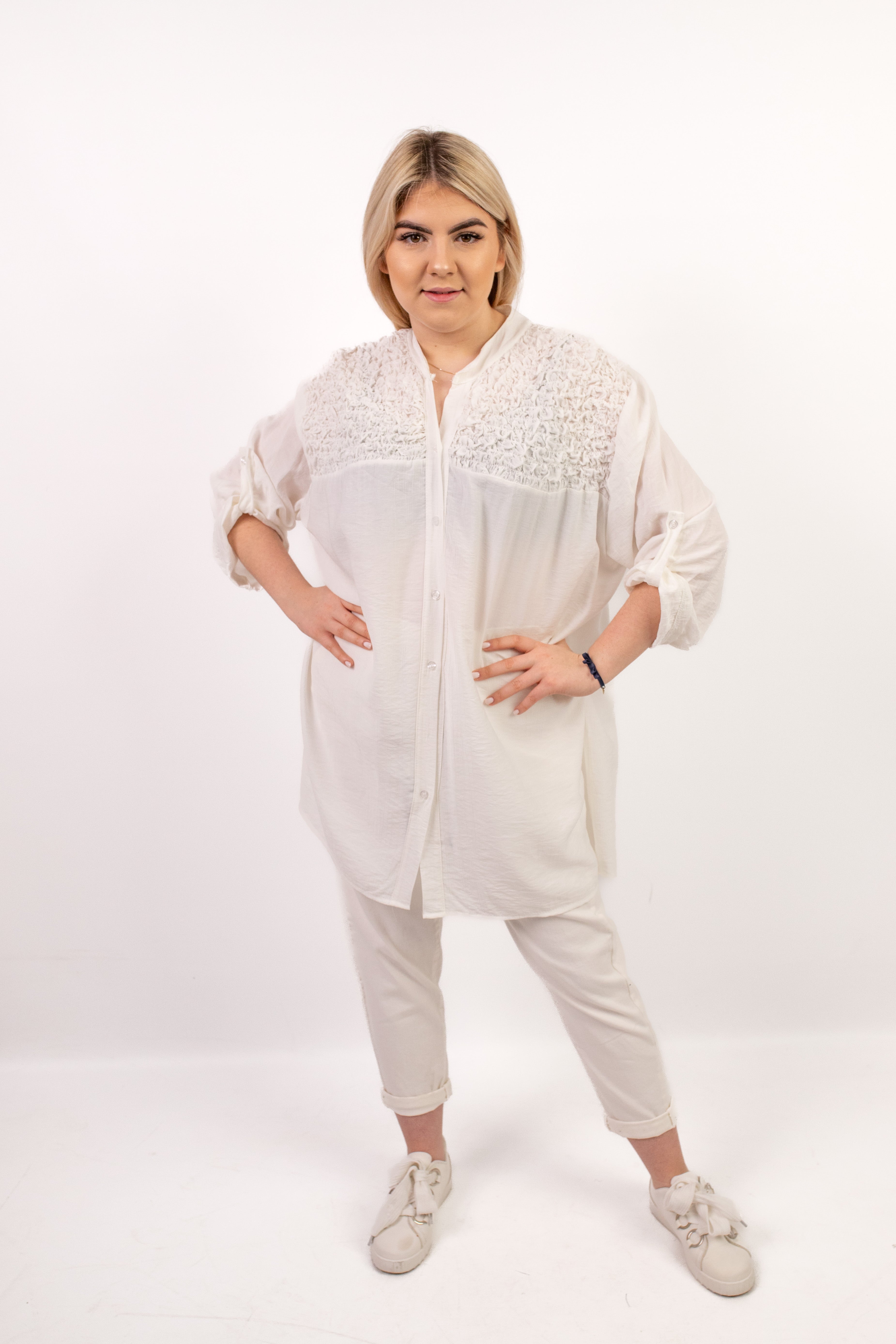 Włoska elegancka koszulo-tunika z wiskozy – komfort i styl Krem