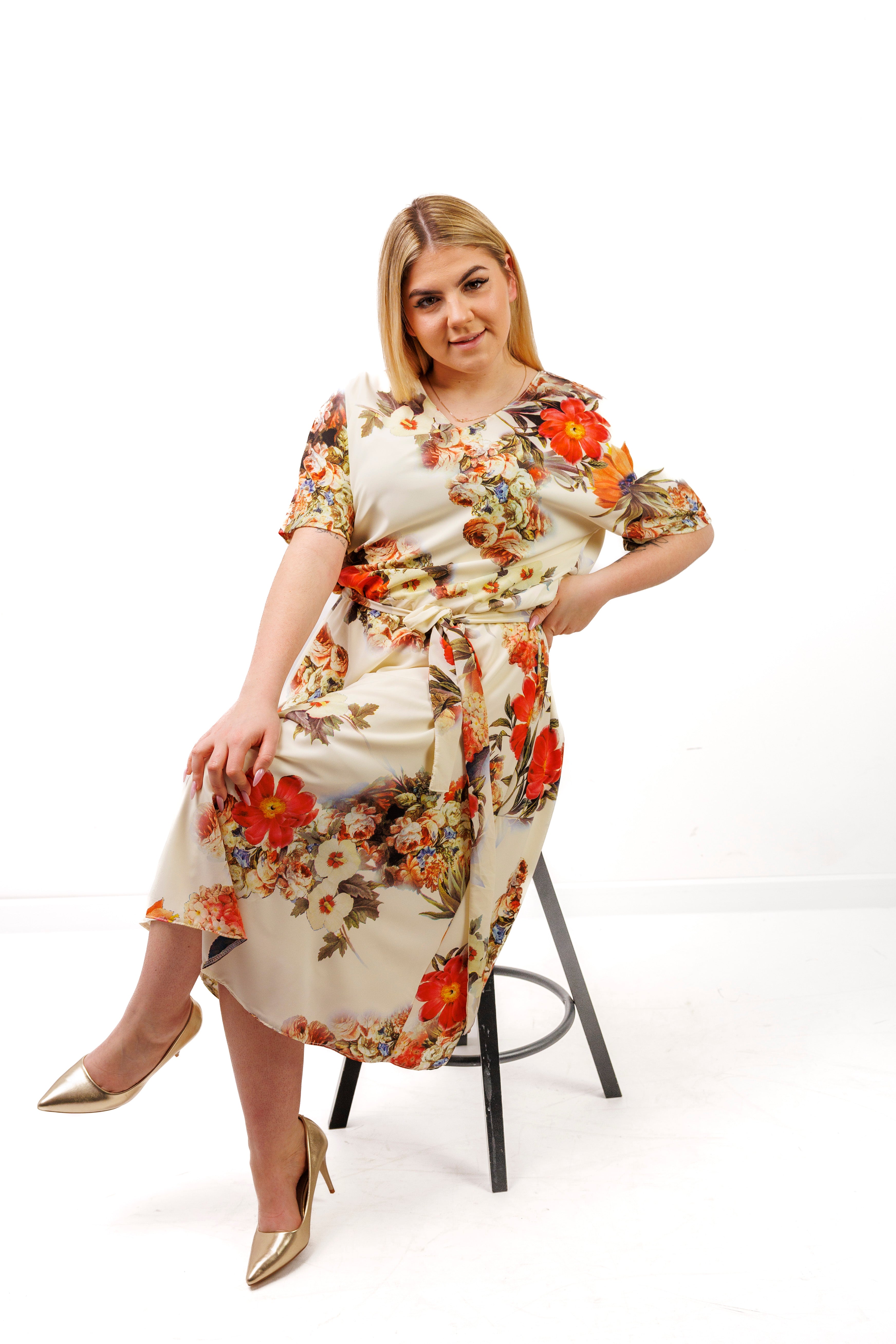 Sukienka jedwabna w kwiaty – duże rozmiary polska produkcja