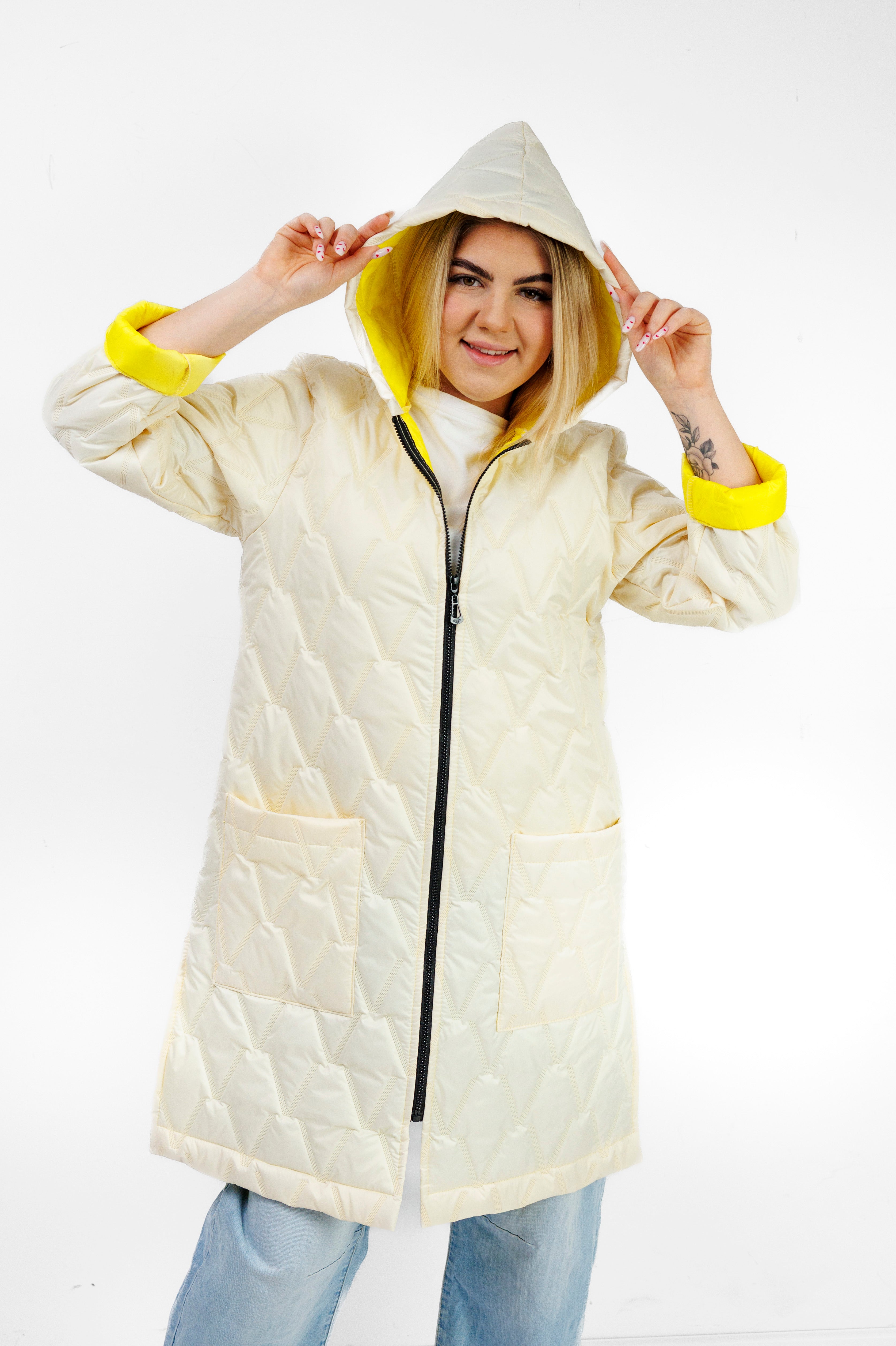 Płaszcz Pikowany Damski z Kapturem i Rozporkami – Polska Produkcja, Duże Rozmiary Żółty