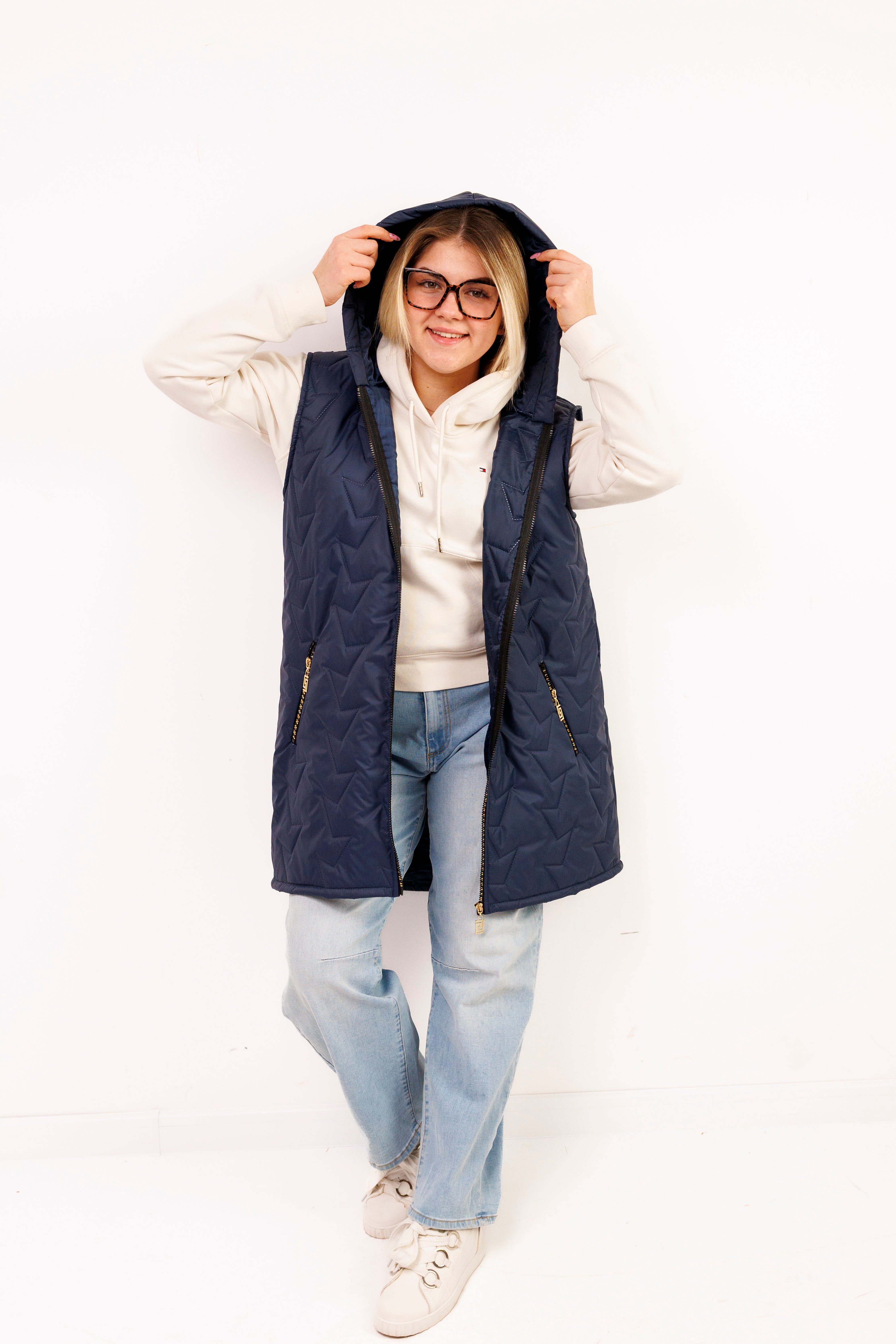 Kamizelka damska plus size pikowana z kapturem polska produkcja Granat