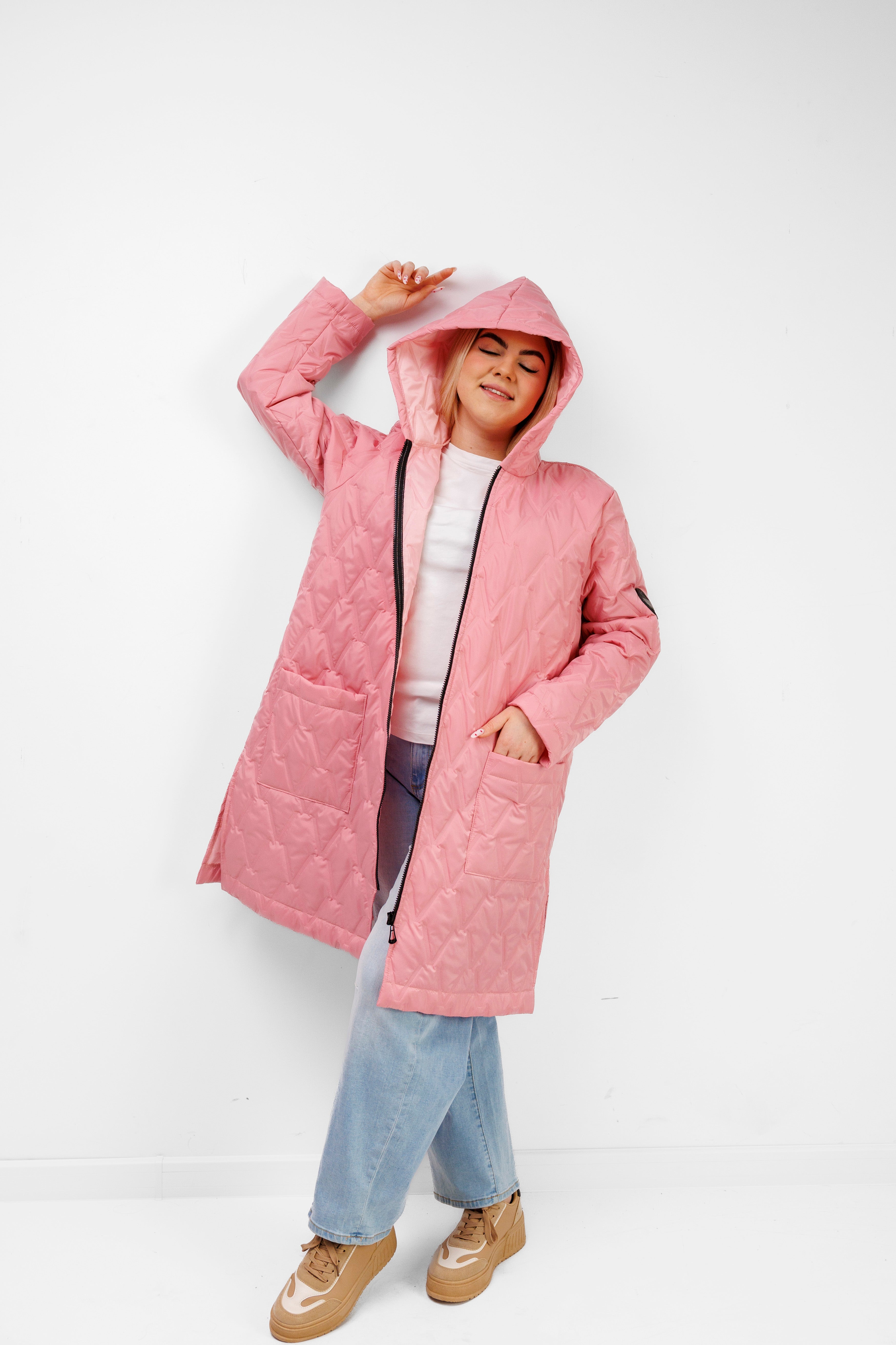 Płaszcz Pikowany Damski z Kapturem i Rozporkami – Polska Produkcja, Duże Rozmiary Cukierek