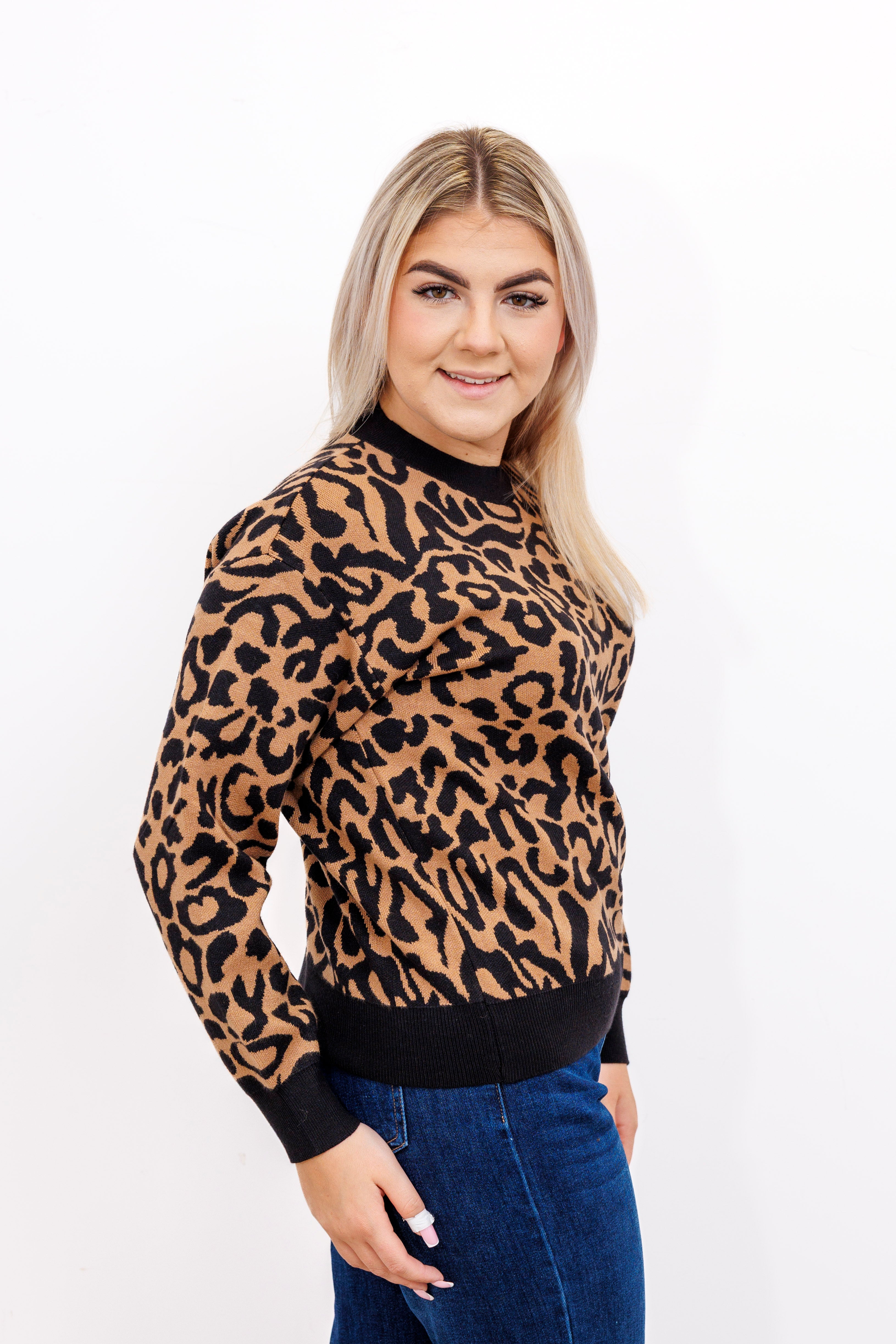 Sweter damski z motywem panterki Wzór 4