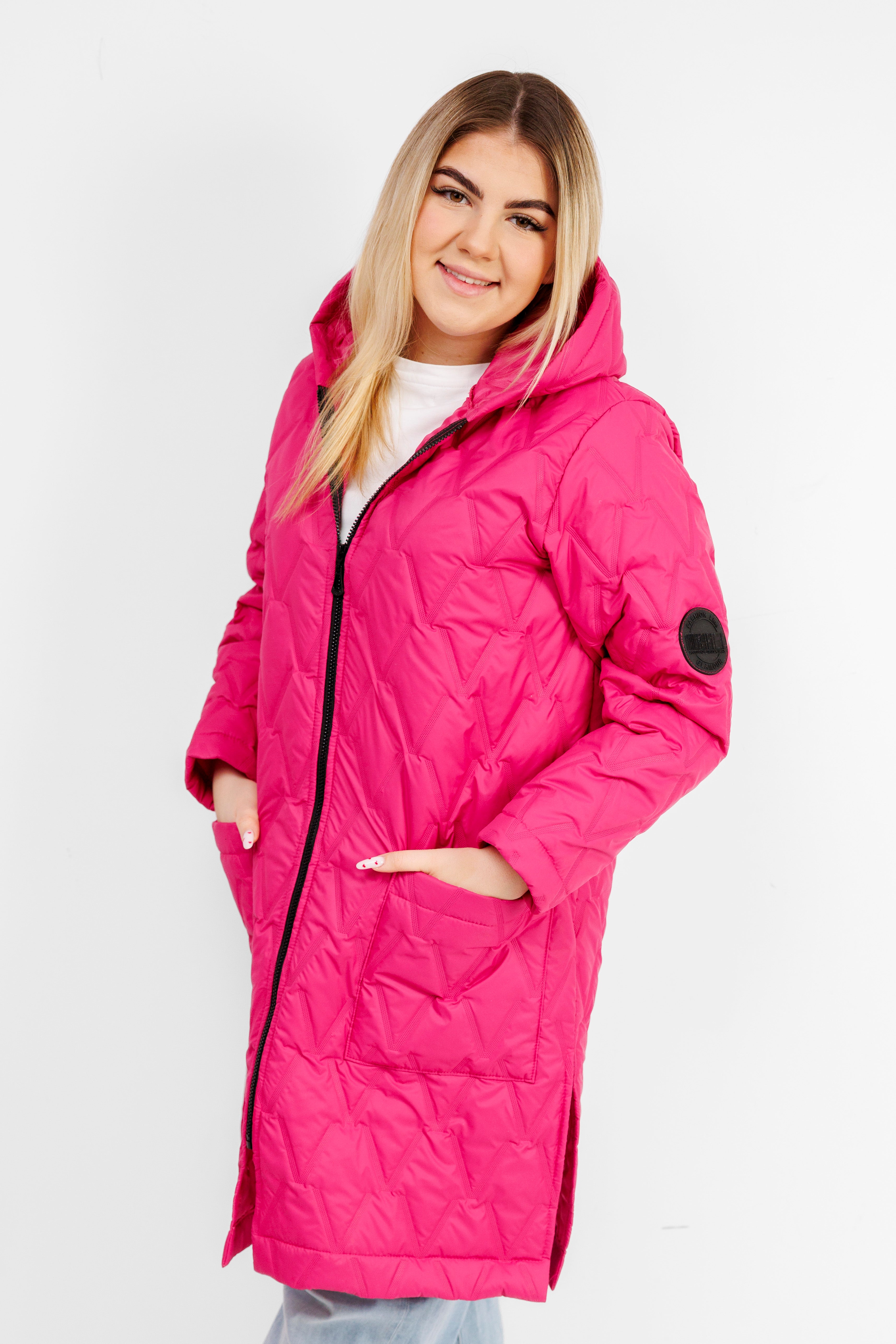 Płaszcz Pikowany Damski z Kapturem i Rozporkami – Polska Produkcja, Duże Rozmiary Fuksja