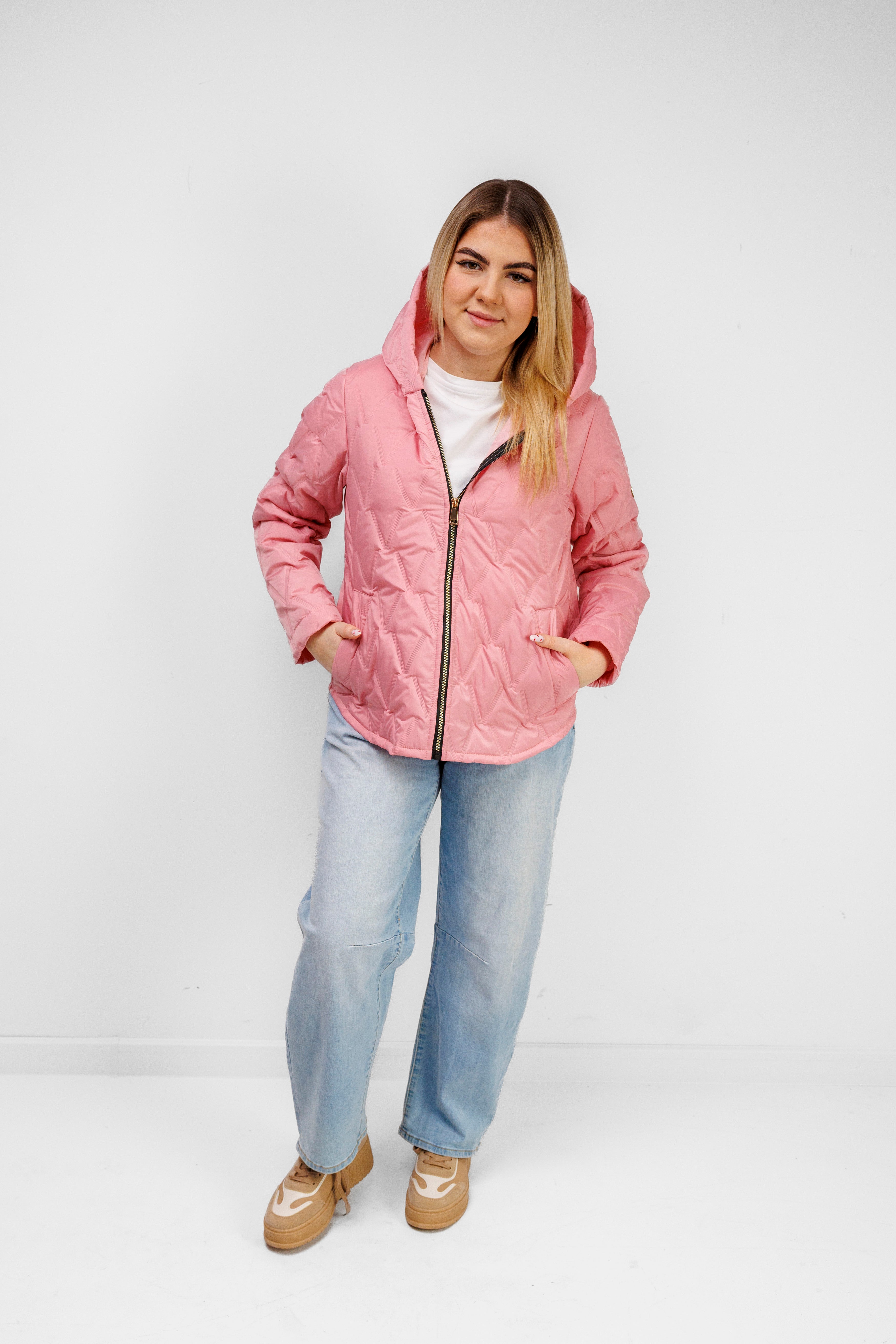 Krótka Kurtka Damska z Naszywką Polska Marka Plus Size Cukierek