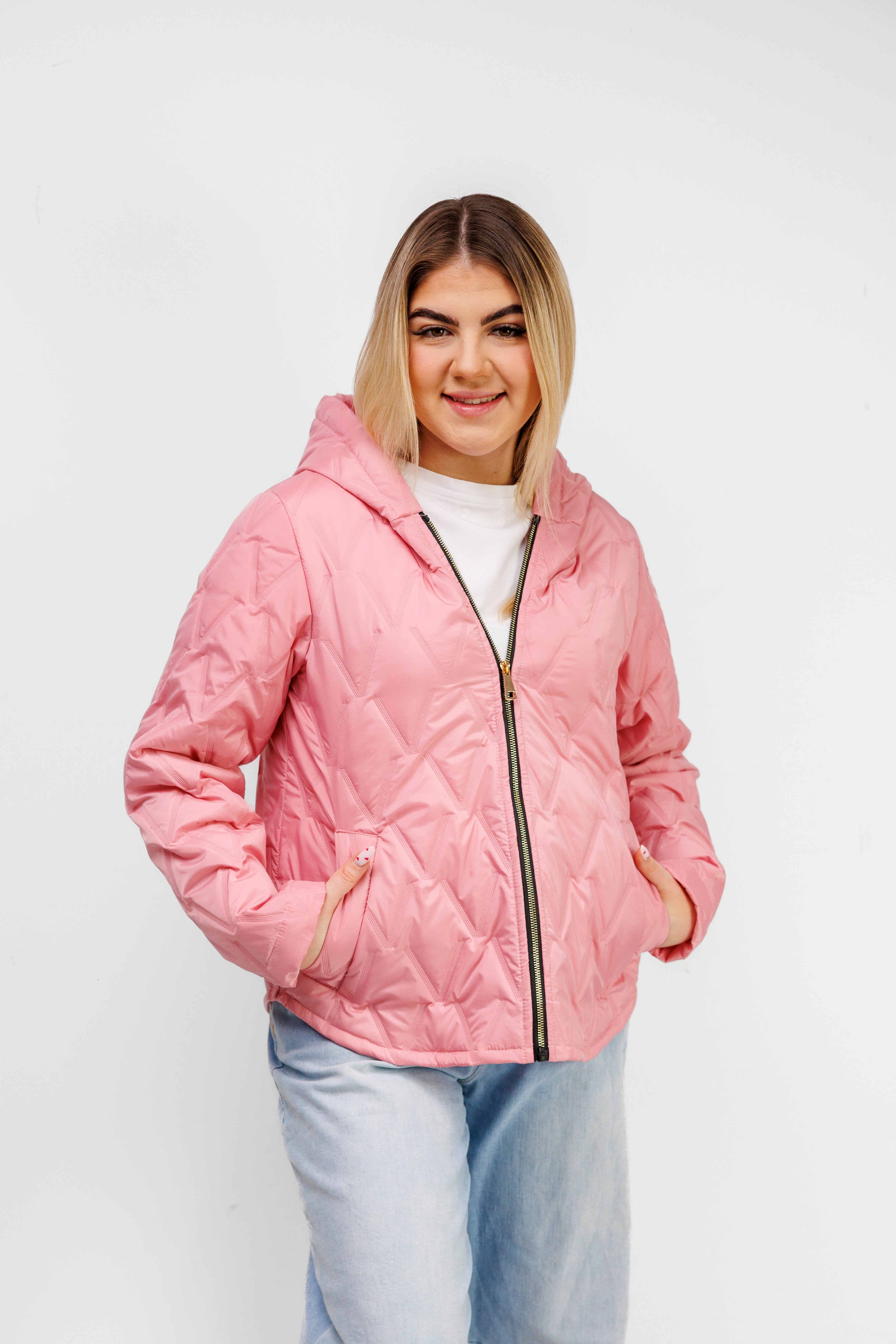 Krótka Kurtka Damska z Naszywką Polska Marka Plus Size Cukierek