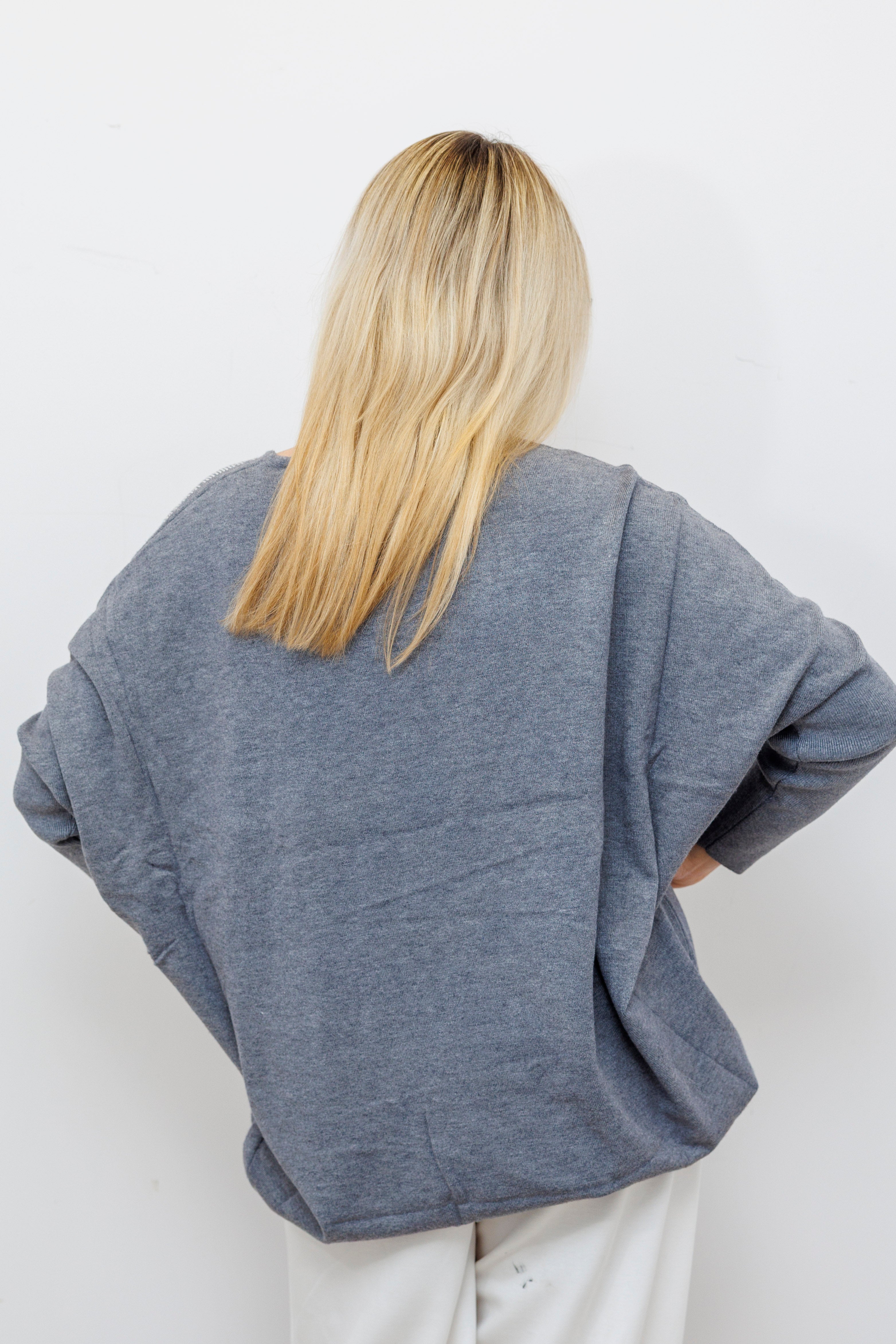 Stylowy sweter z dekoltem V Popiel