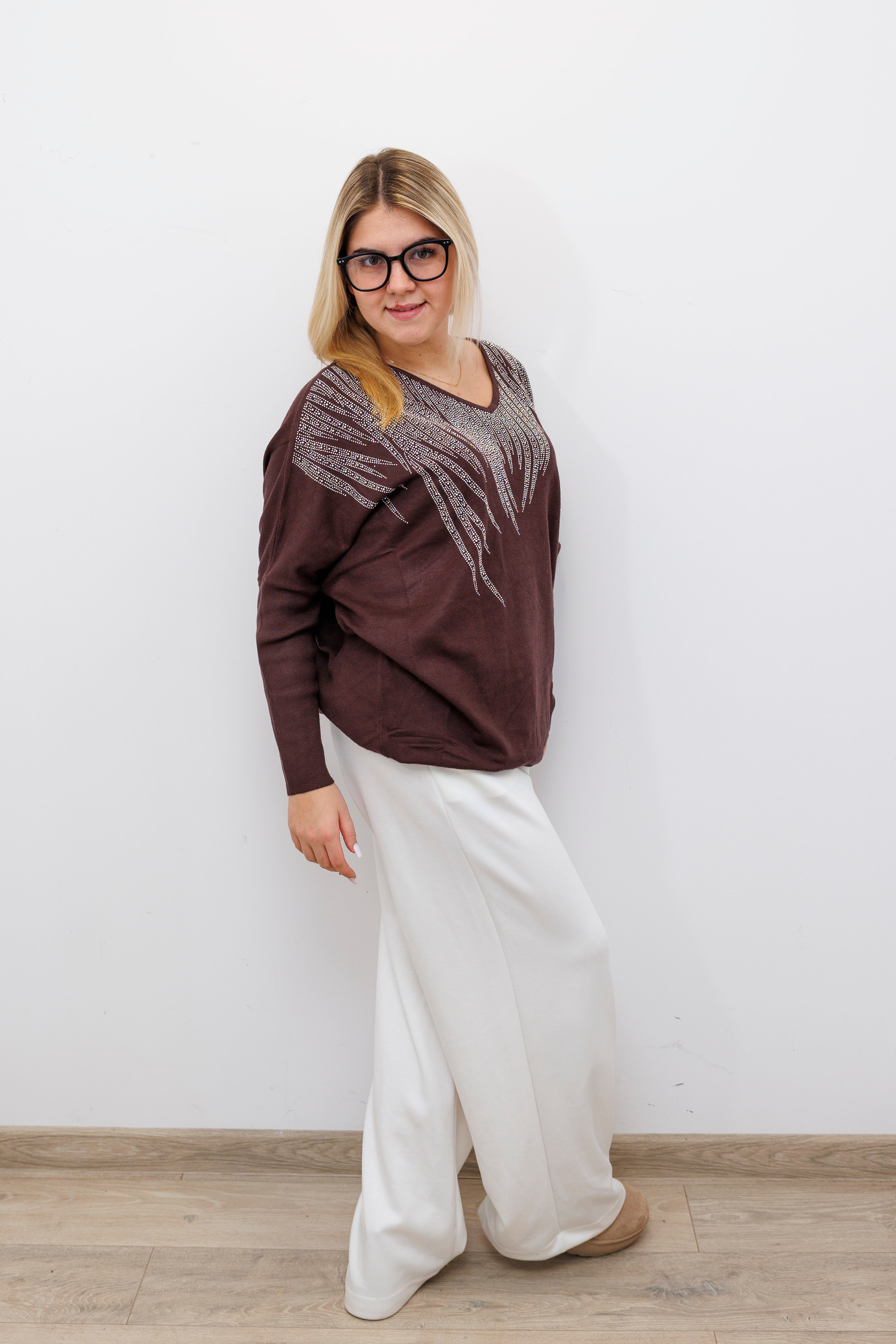 Stylowy sweter z dekoltem V Brąz