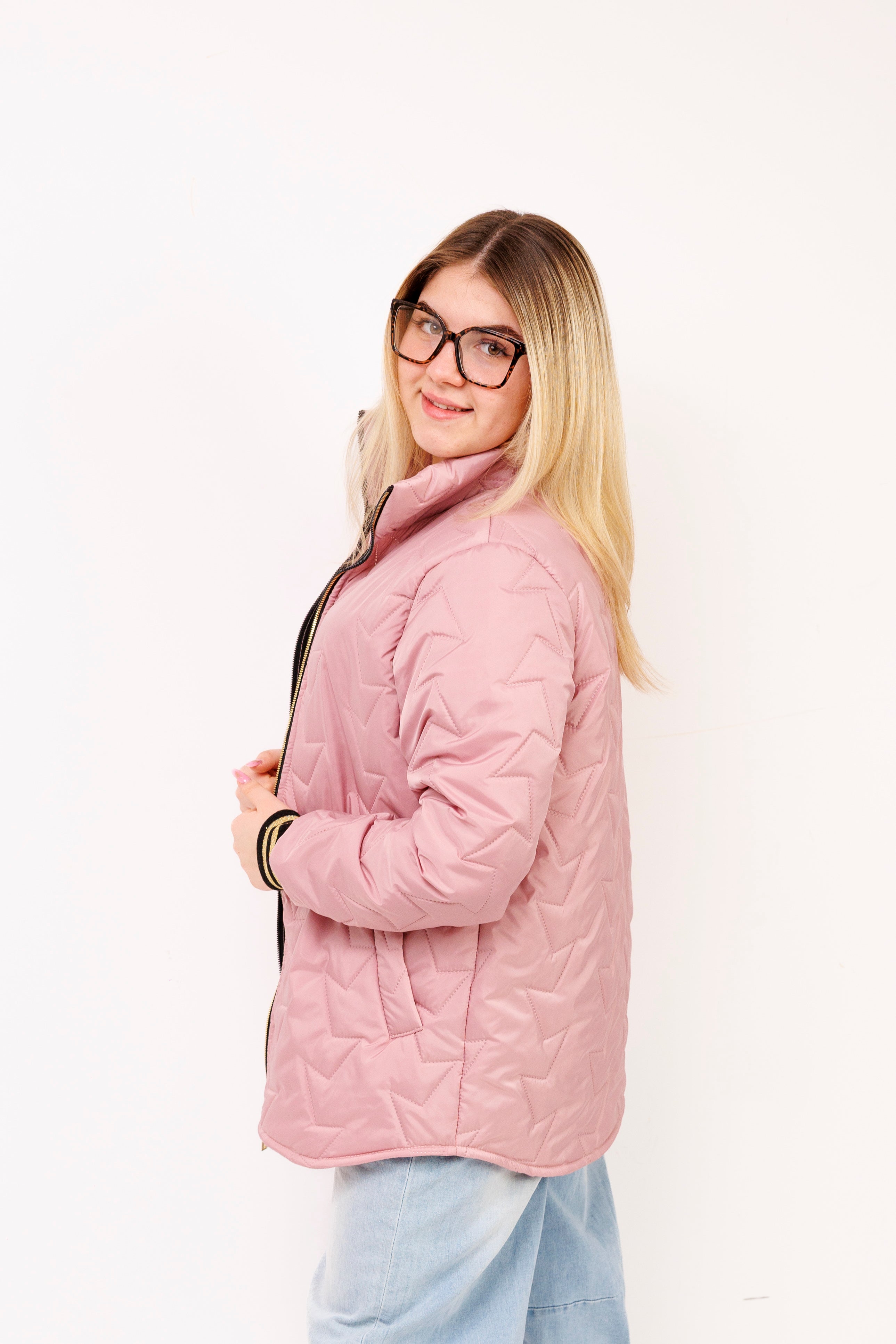 Kurtka ze ściągaczem duże rozmiary – polska produkcja, komfort i styl Brudny róż