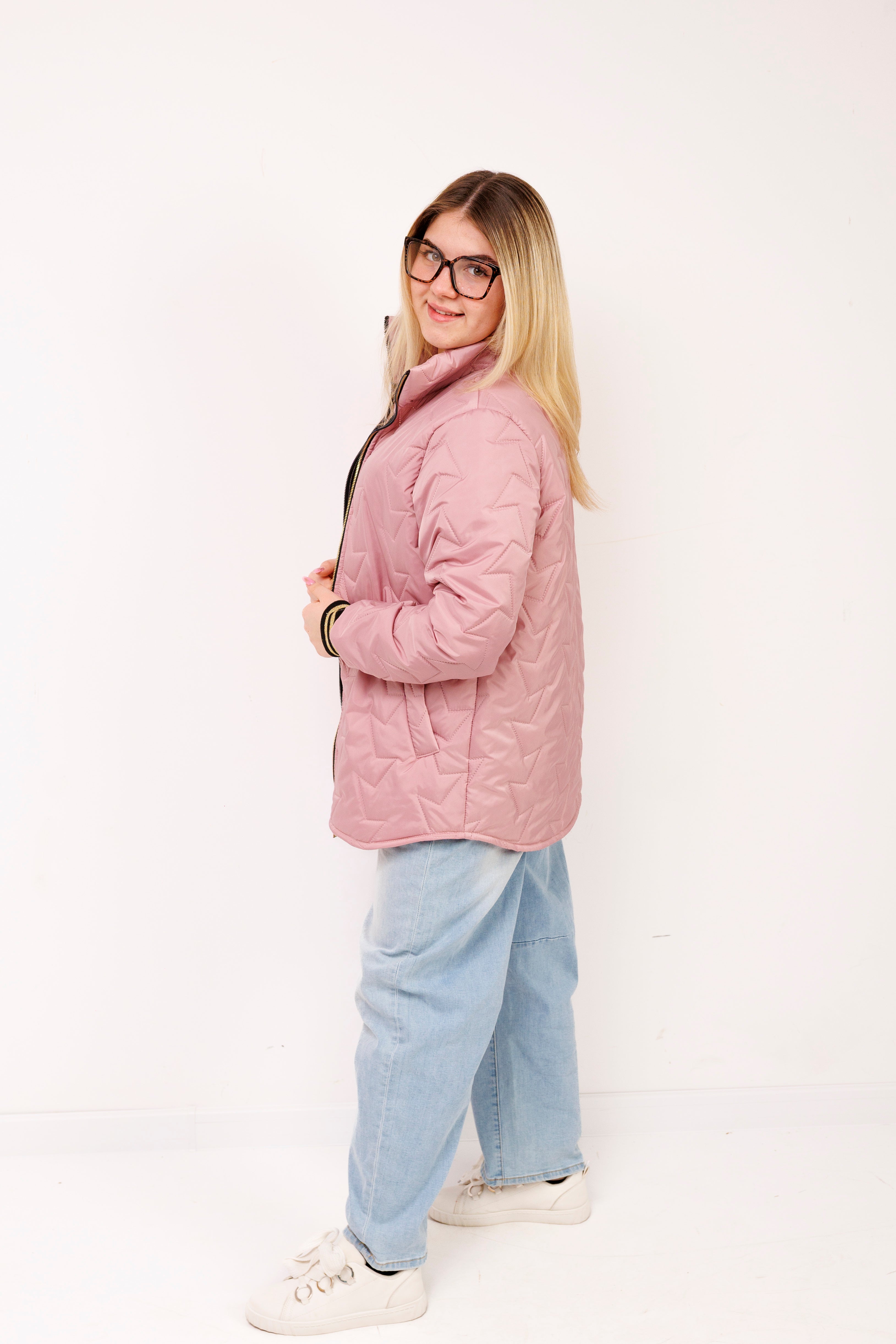Kurtka ze ściągaczem duże rozmiary – polska produkcja, komfort i styl Brudny róż