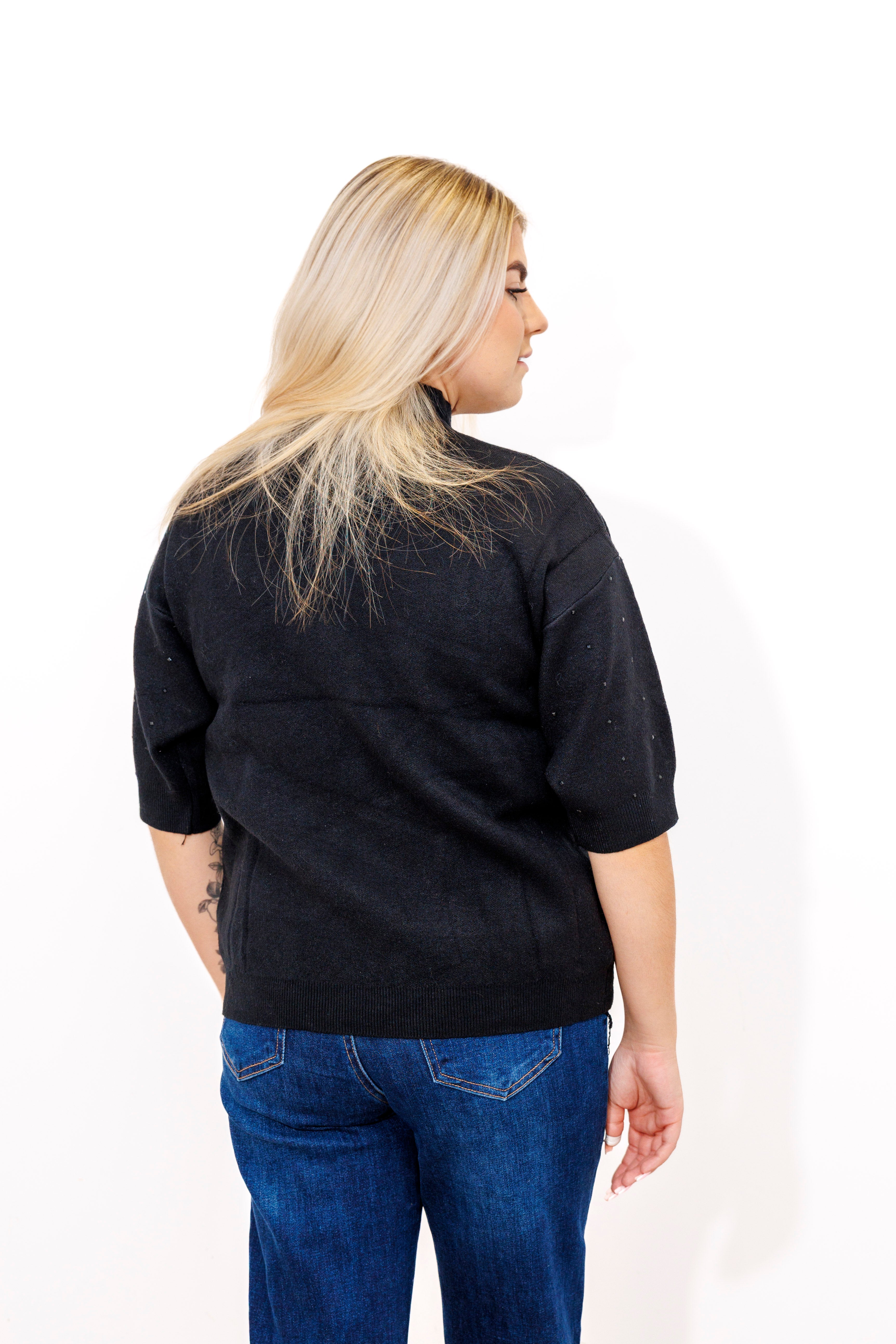 Sweter z cyrkoniami i elegancką stójką Czarny