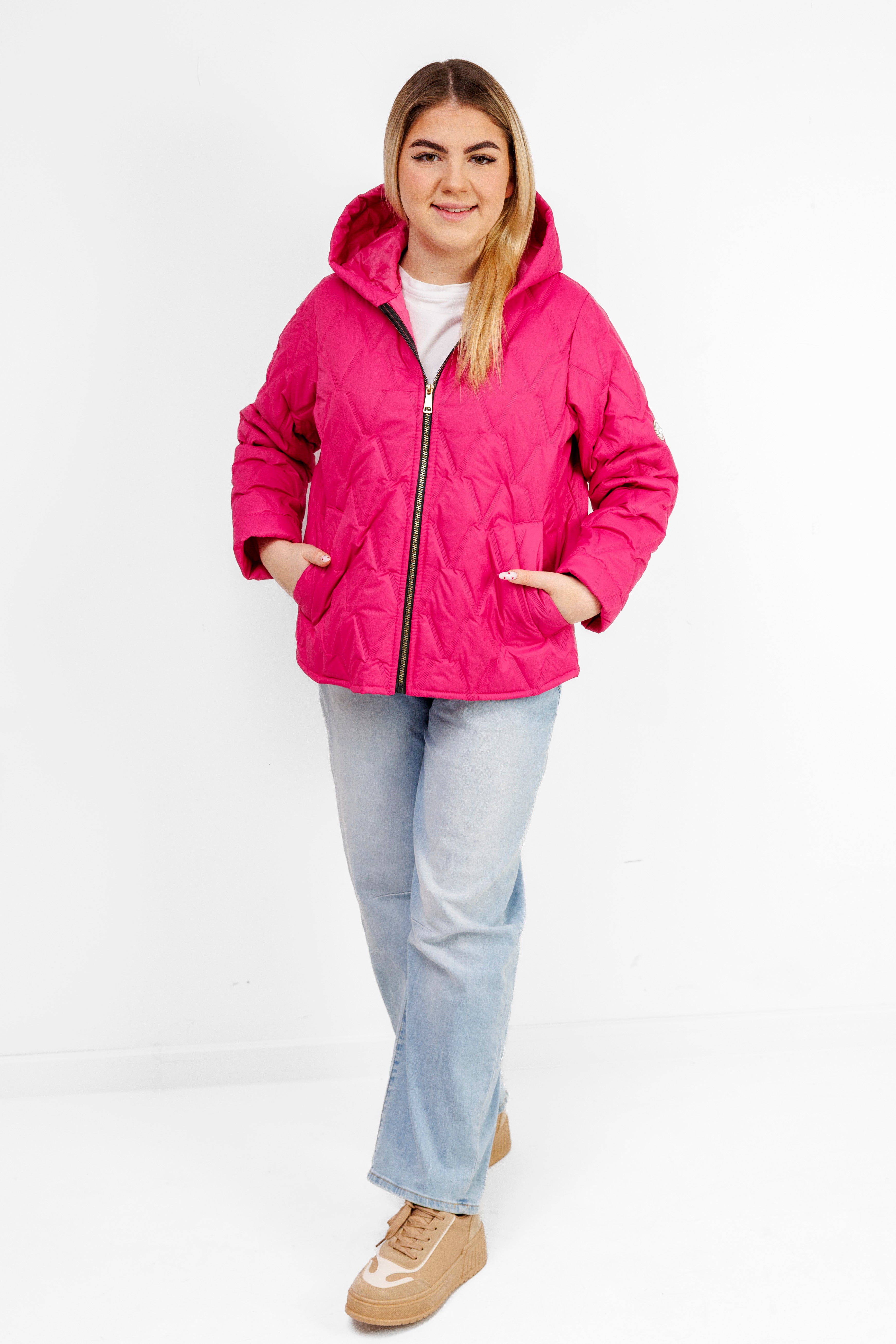 Krótka Kurtka Damska z Naszywką Polska Marka Plus Size Fuksja