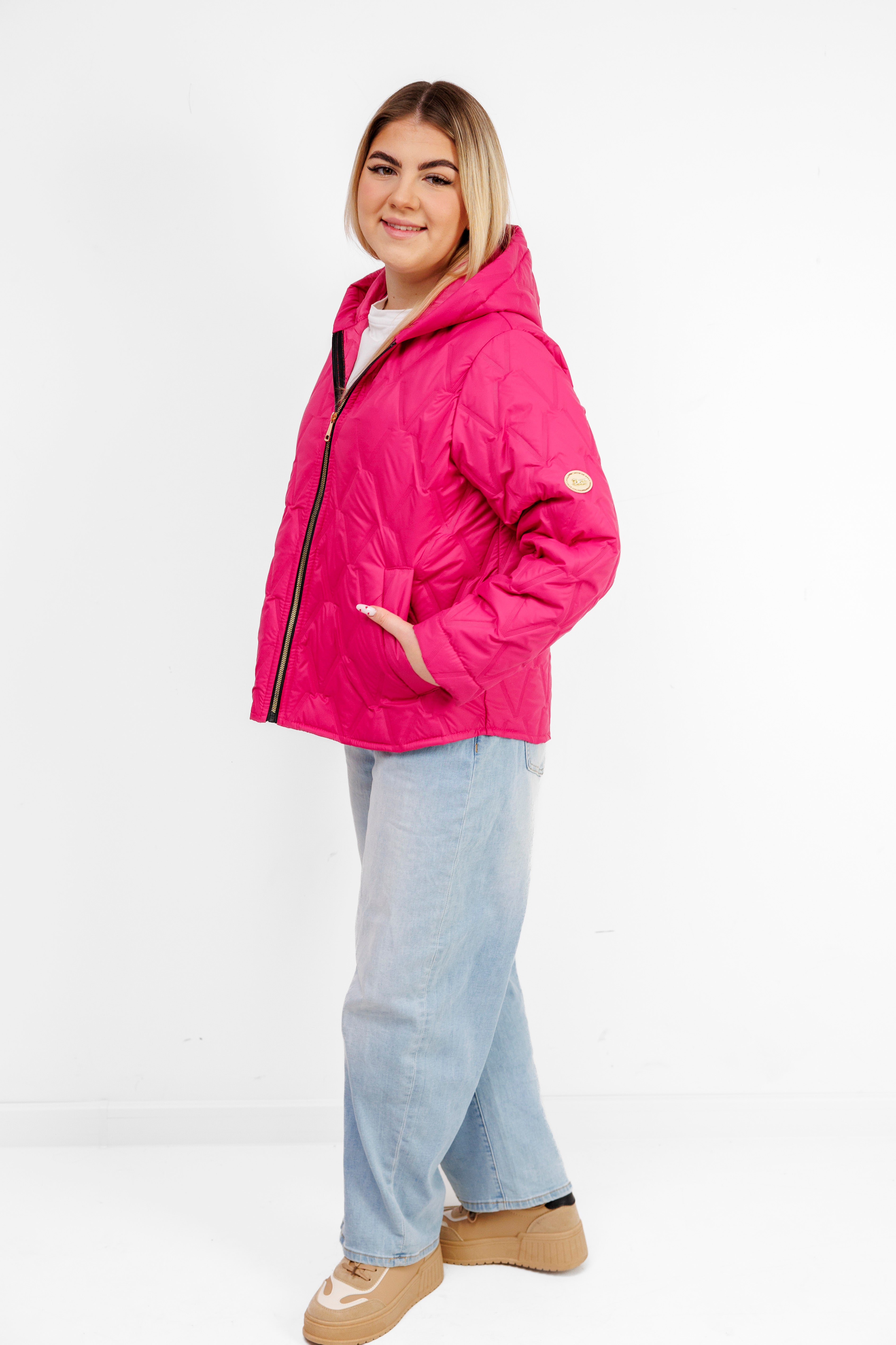 Krótka Kurtka Damska z Naszywką Polska Marka Plus Size Fuksja