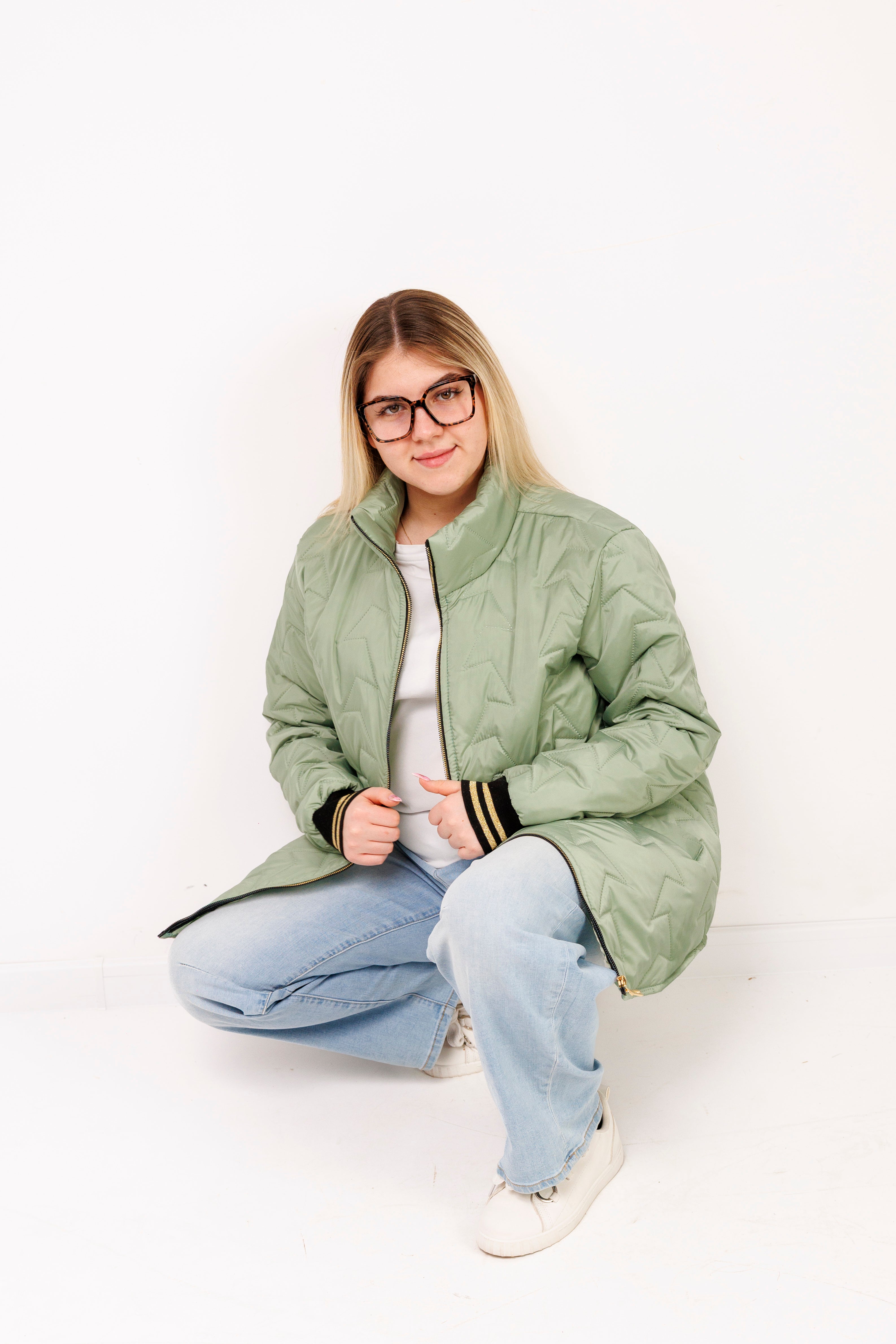 Kurtka ze ściągaczem duże rozmiary – polska produkcja, komfort i styl Szałwia