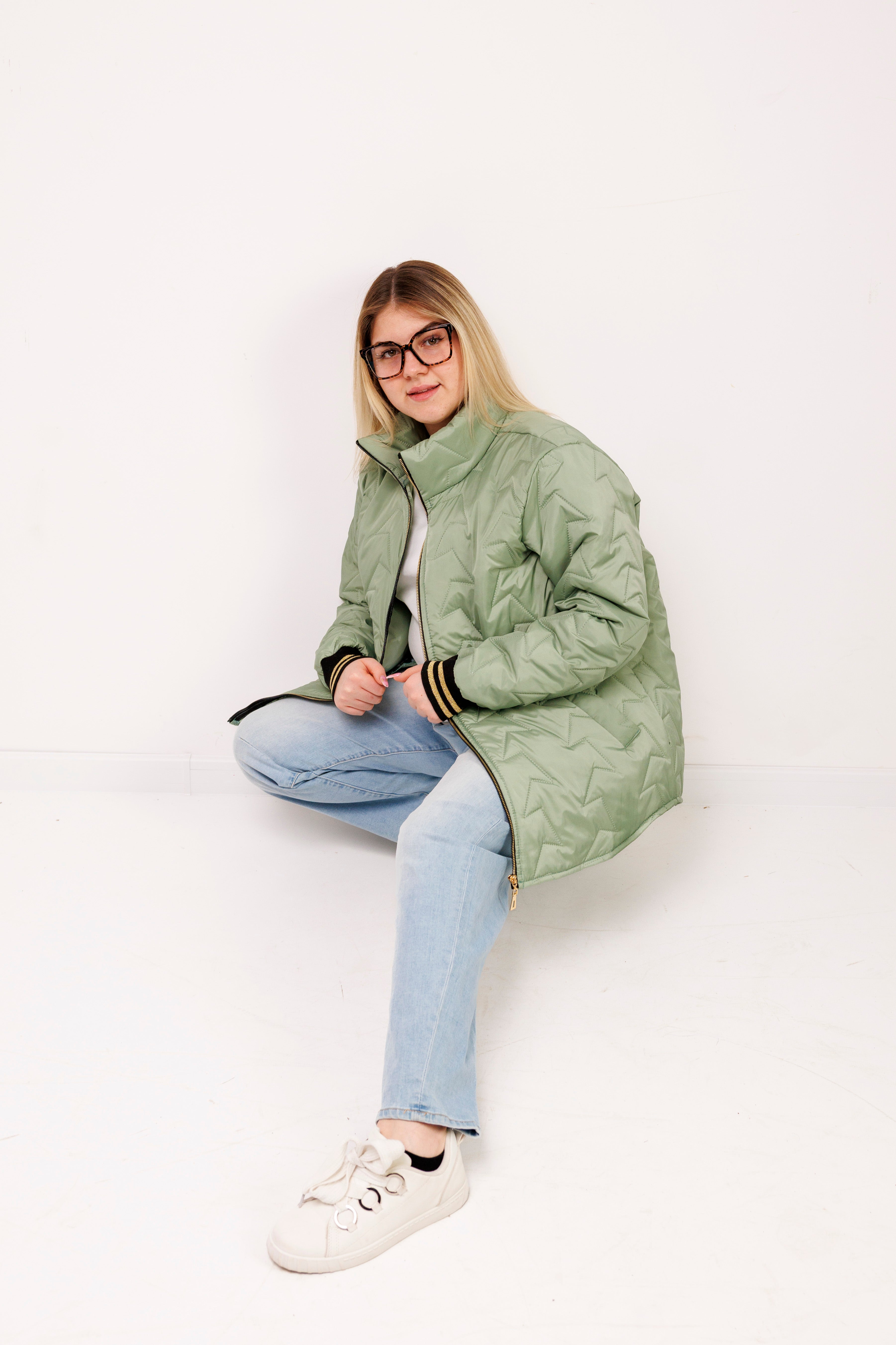 Kurtka ze ściągaczem duże rozmiary – polska produkcja, komfort i styl Szałwia