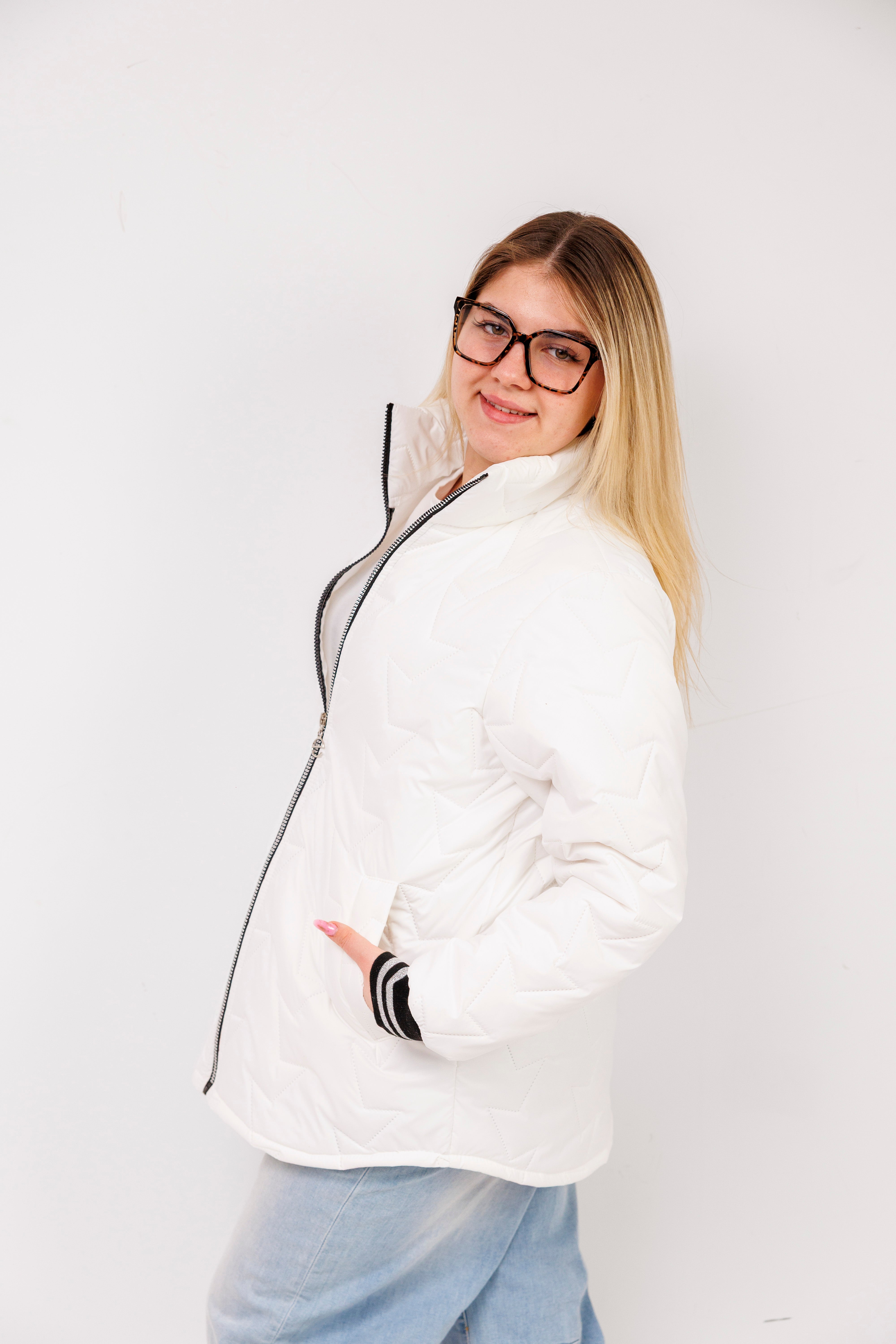 Kurtka ze ściągaczem duże rozmiary – polska produkcja, komfort i styl Krem