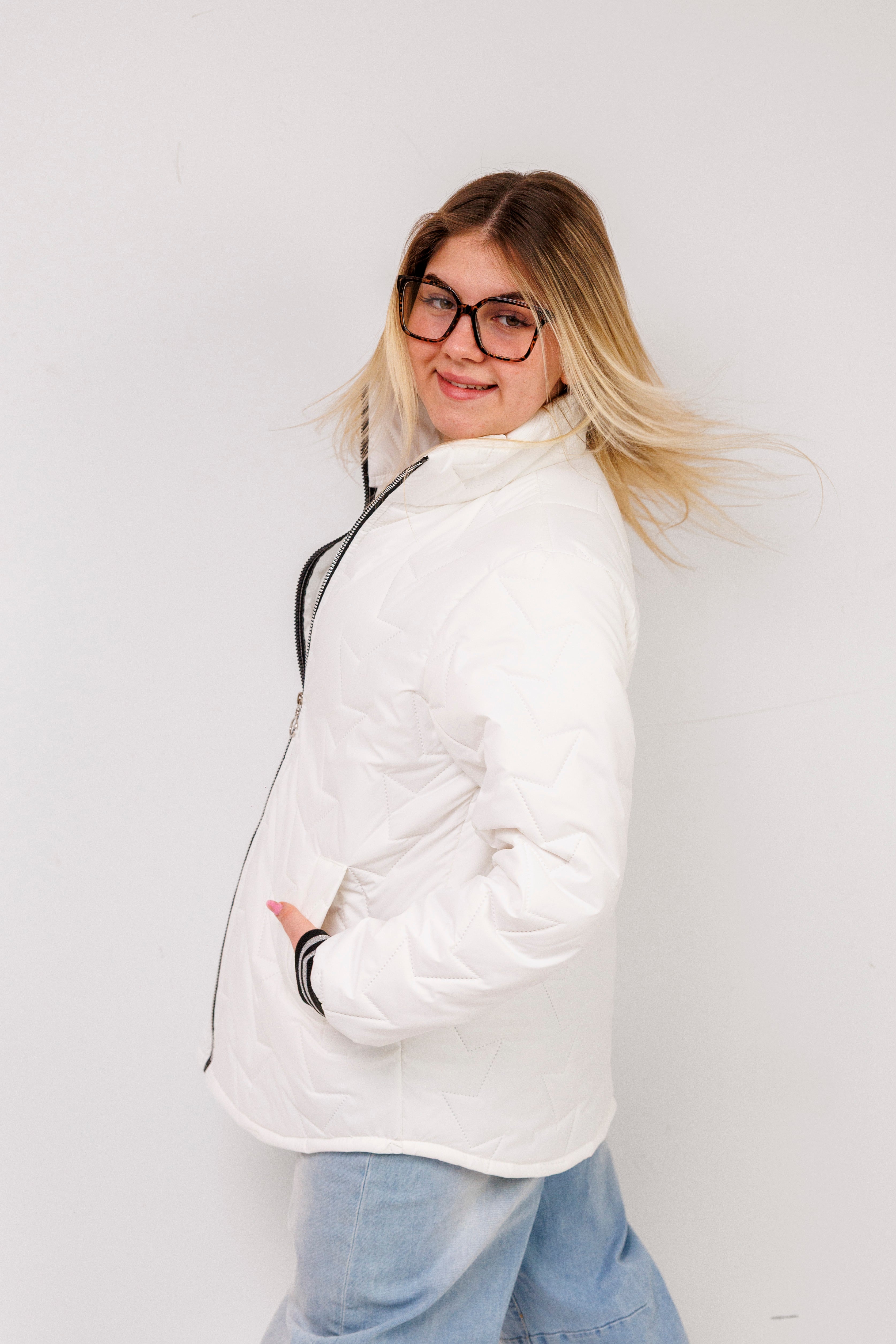 Kurtka ze ściągaczem duże rozmiary – polska produkcja, komfort i styl Krem