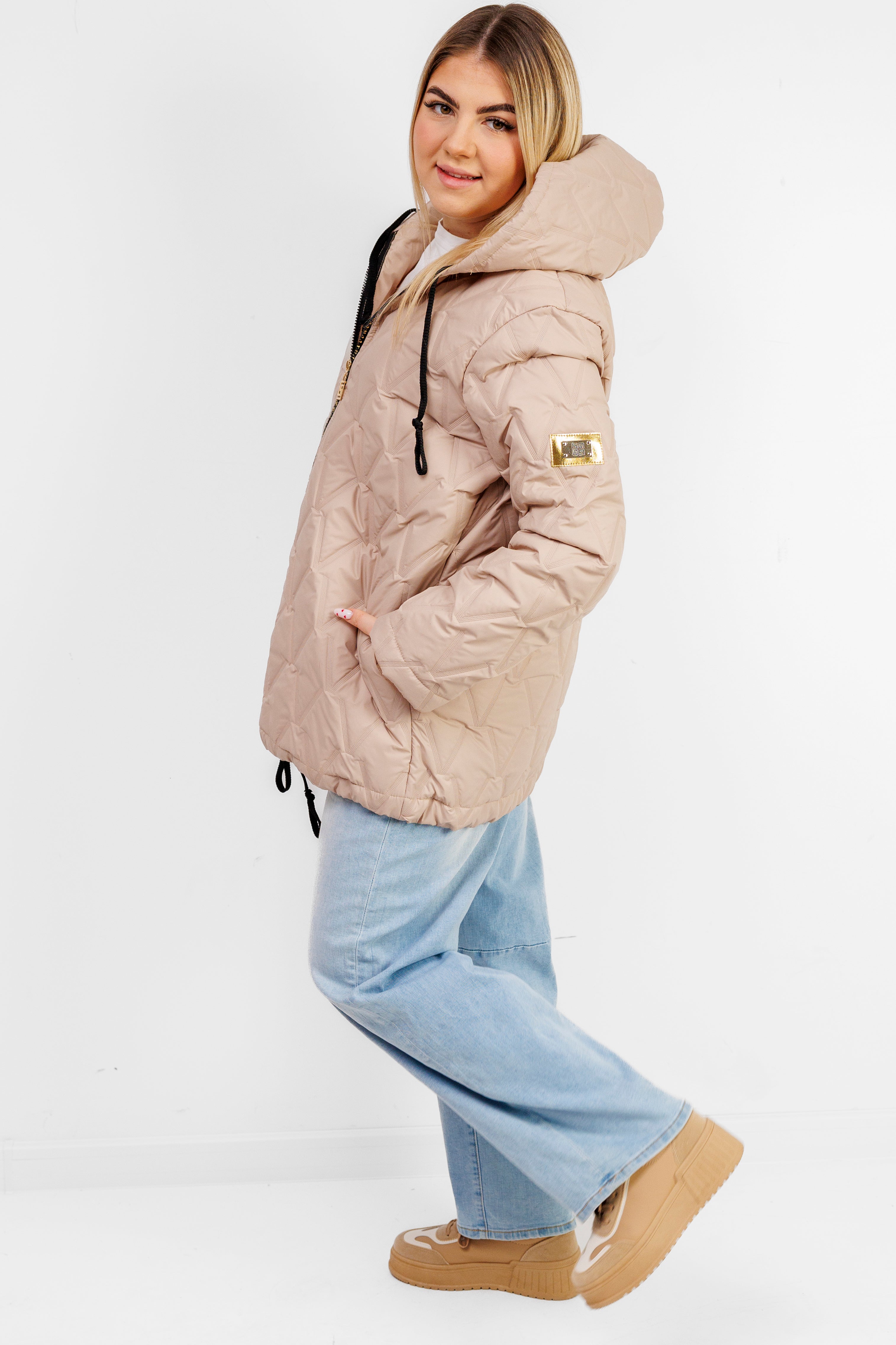 Kurtka Damska Regulowana Sznurkami Polska Produkcja Duże Rozmiary Beż