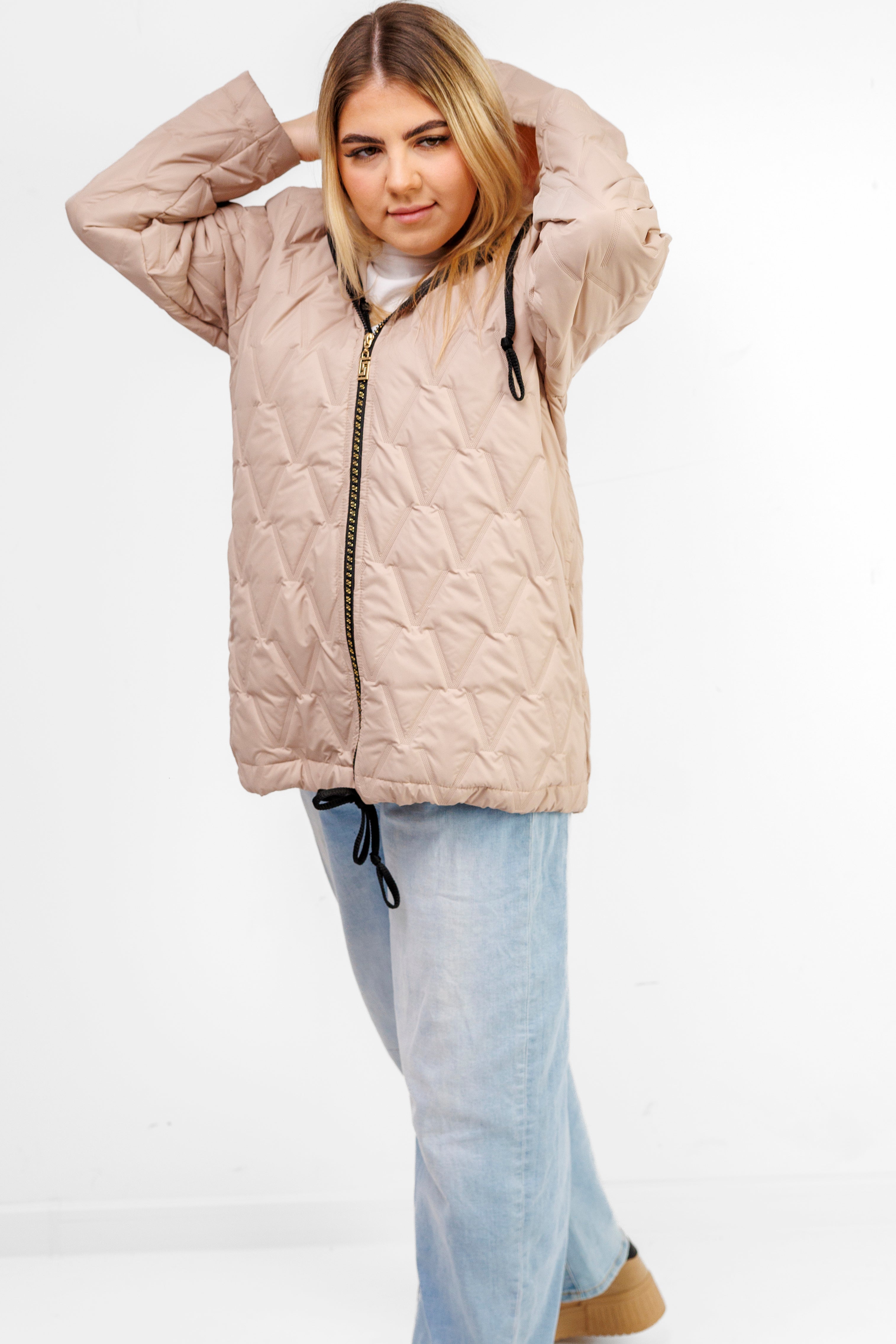 Kurtka Damska Regulowana Sznurkami Polska Produkcja Duże Rozmiary Beż