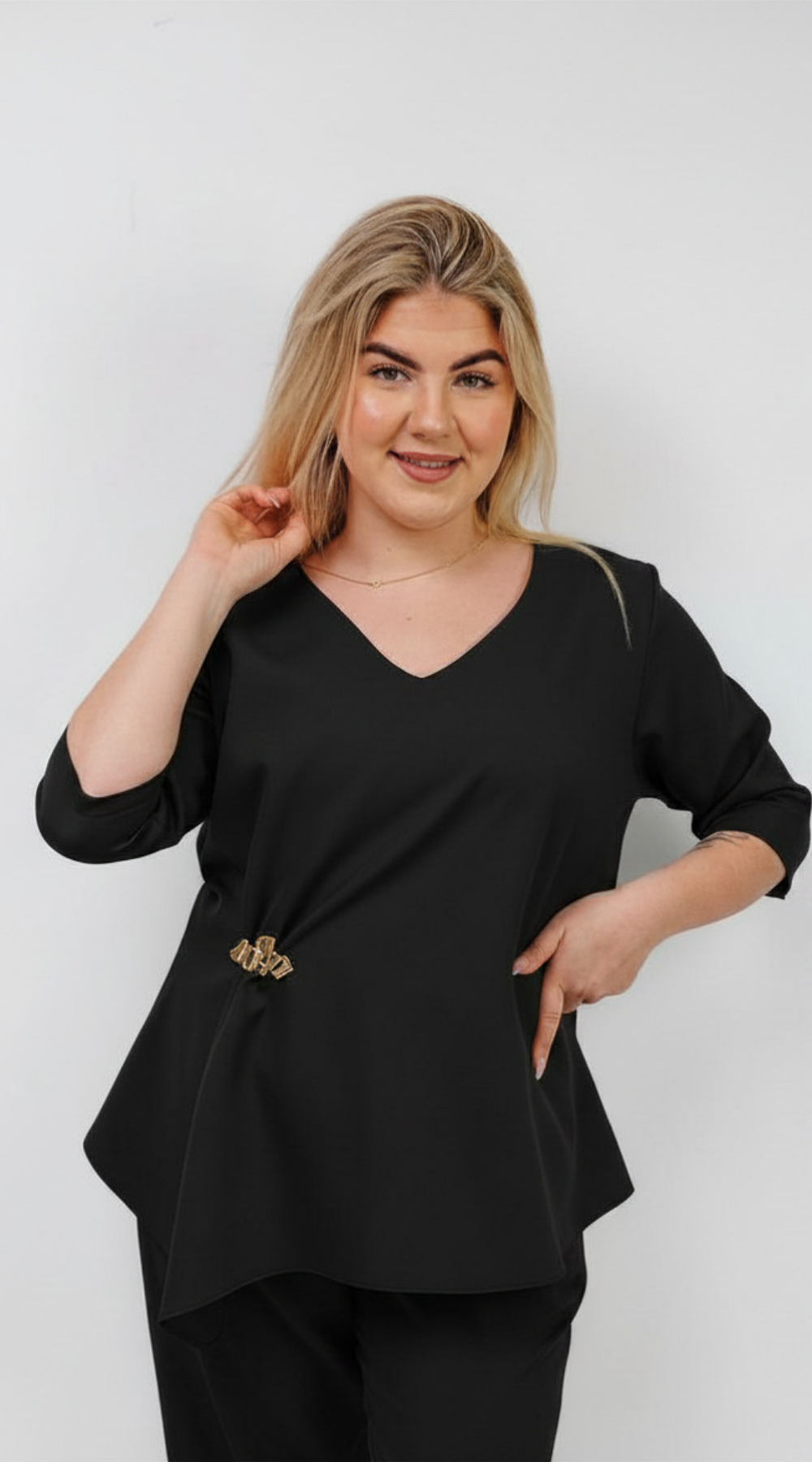 Zjawiskowy komplet damski z ozdobnym akcentem – polska produkcja, duże rozmiary Czarny